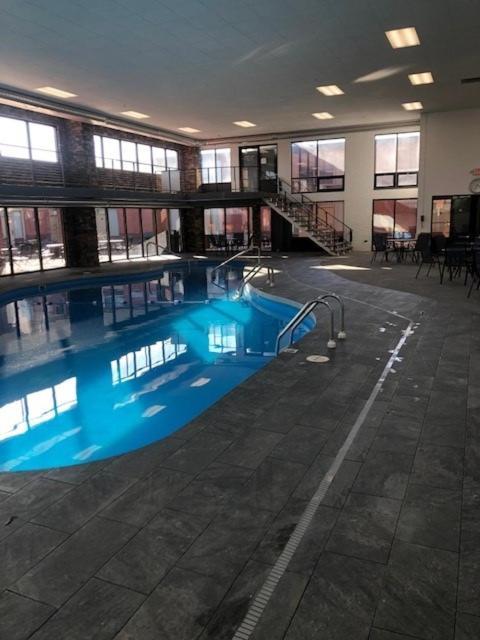 Boarders Inn & Suites by Cobblestone Hotels - Grand Island photo 37