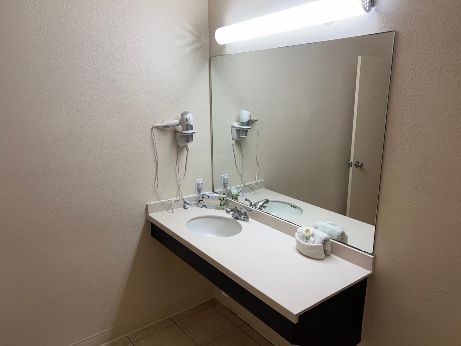 Sunchase Inn & Suites photo 98