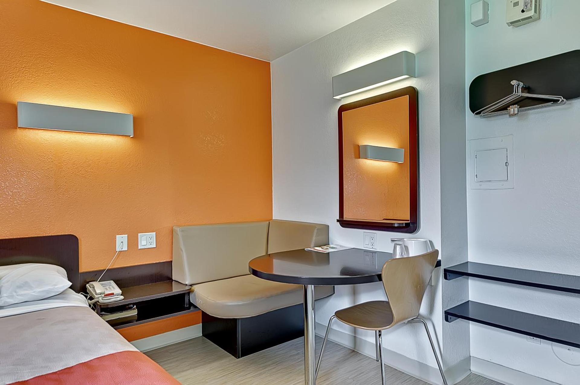 Motel 6-Villa Park, IL - Chicago West photo 55