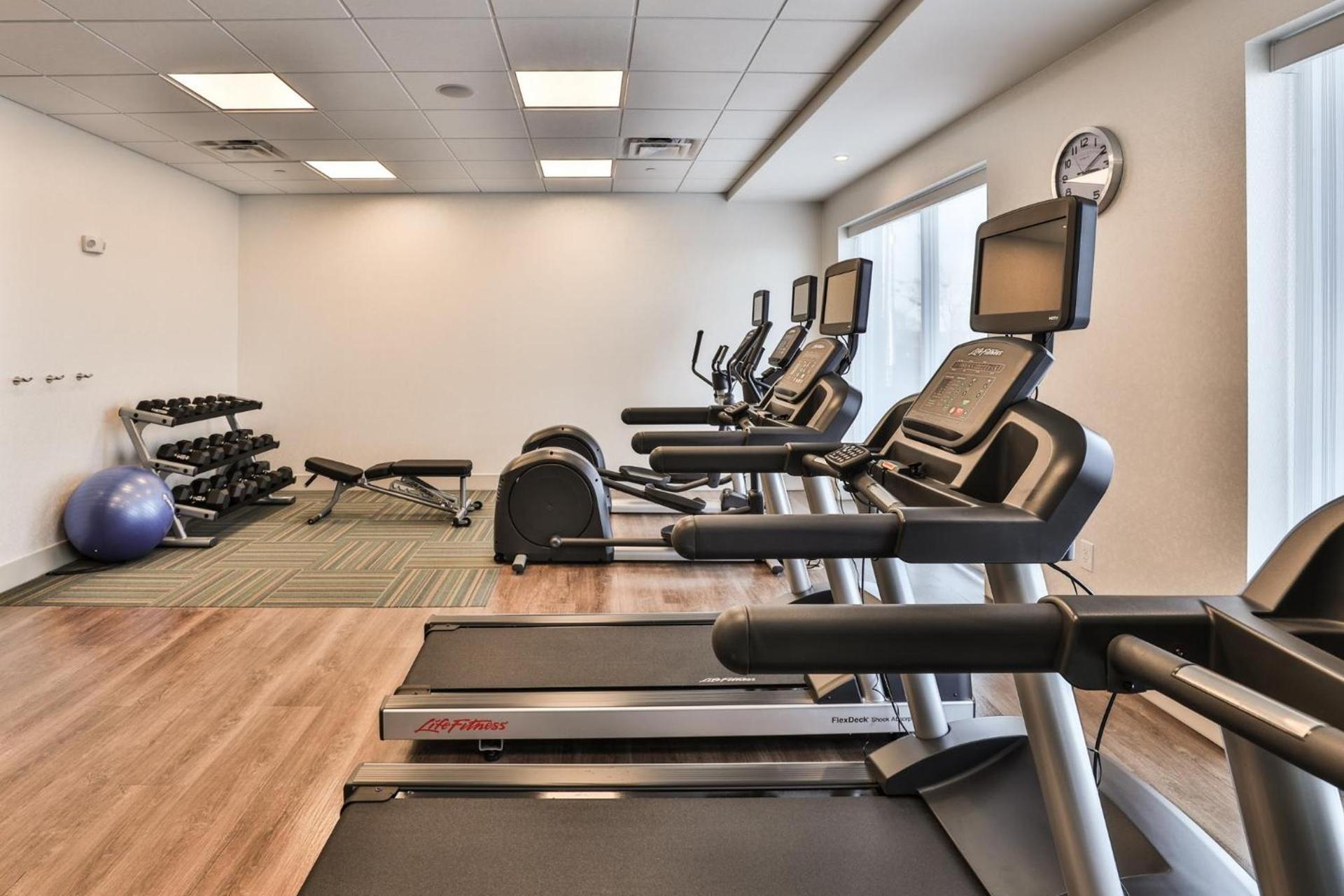 Holiday Inn Express & Suites - Nashville MetroCenter Downtown by IHG photo 23