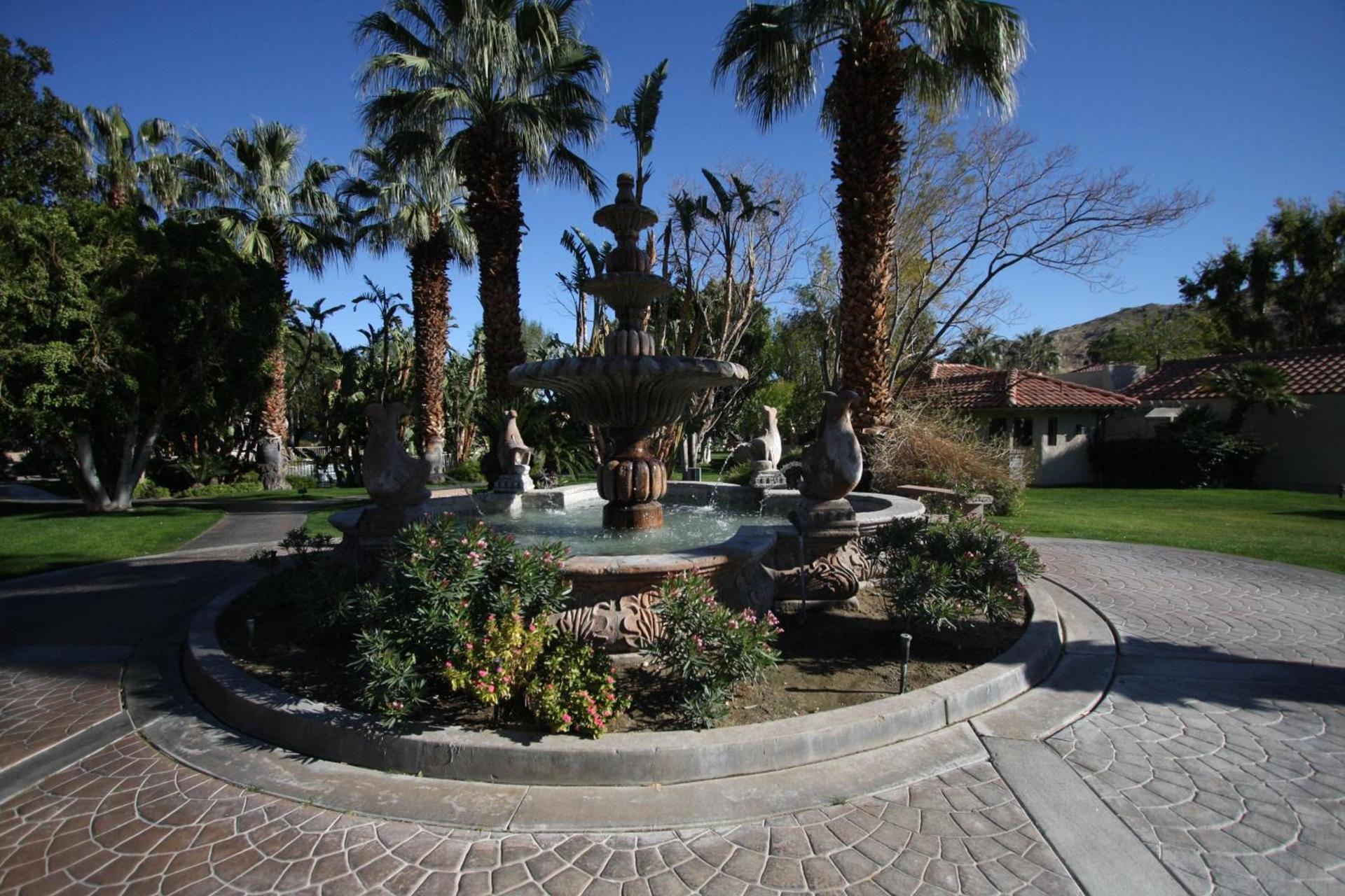 The Oasis Resort photo 44
