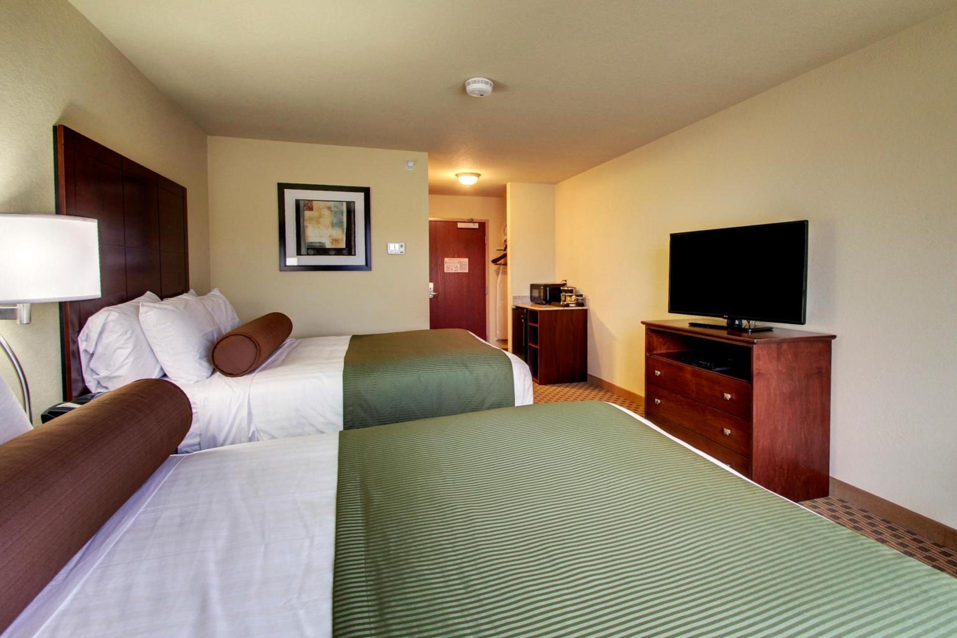 Cobblestone Inn & Suites Steele photo 28