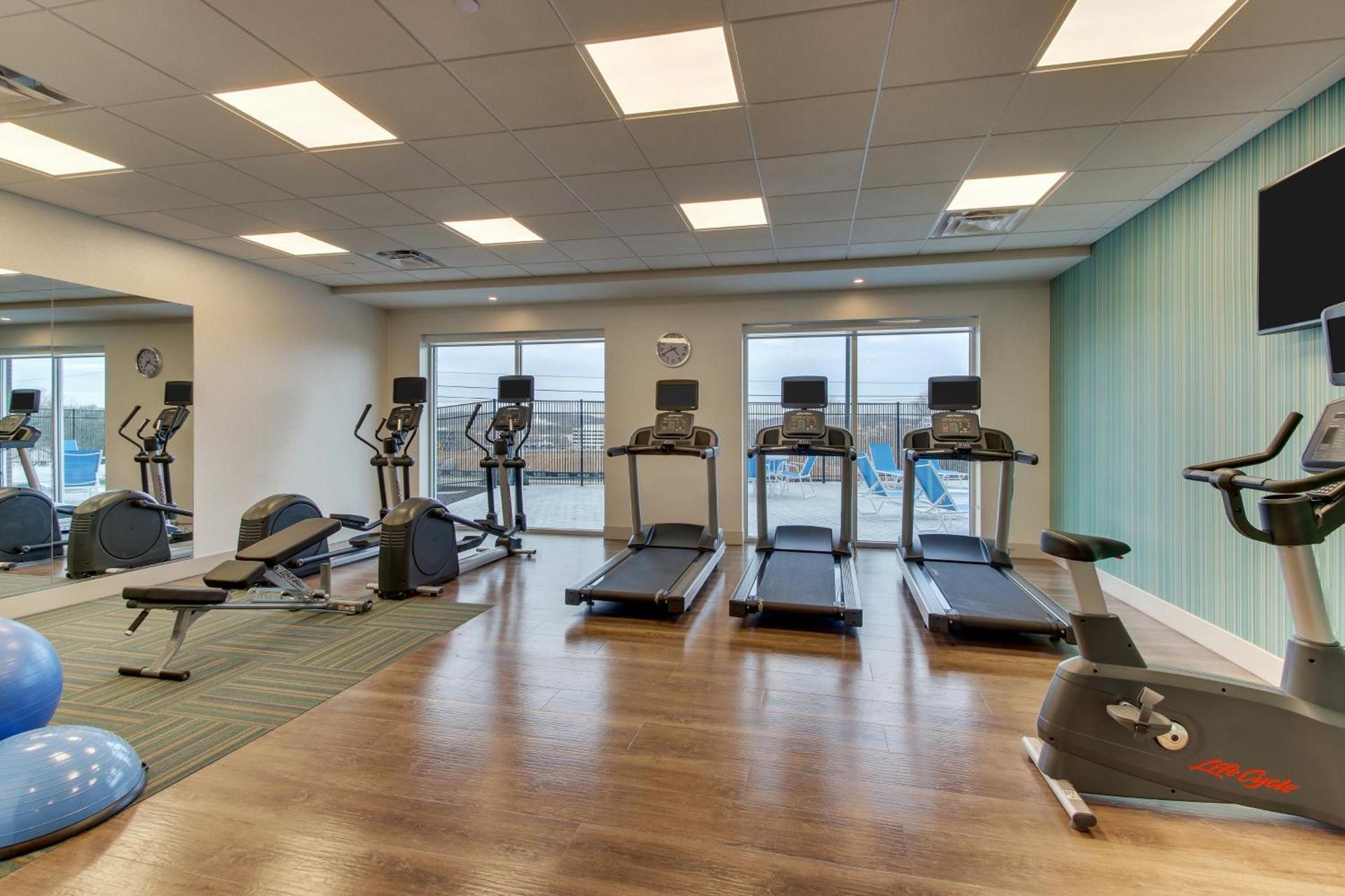 Holiday Inn Express & Suites - Nashville MetroCenter Downtown by IHG photo 78