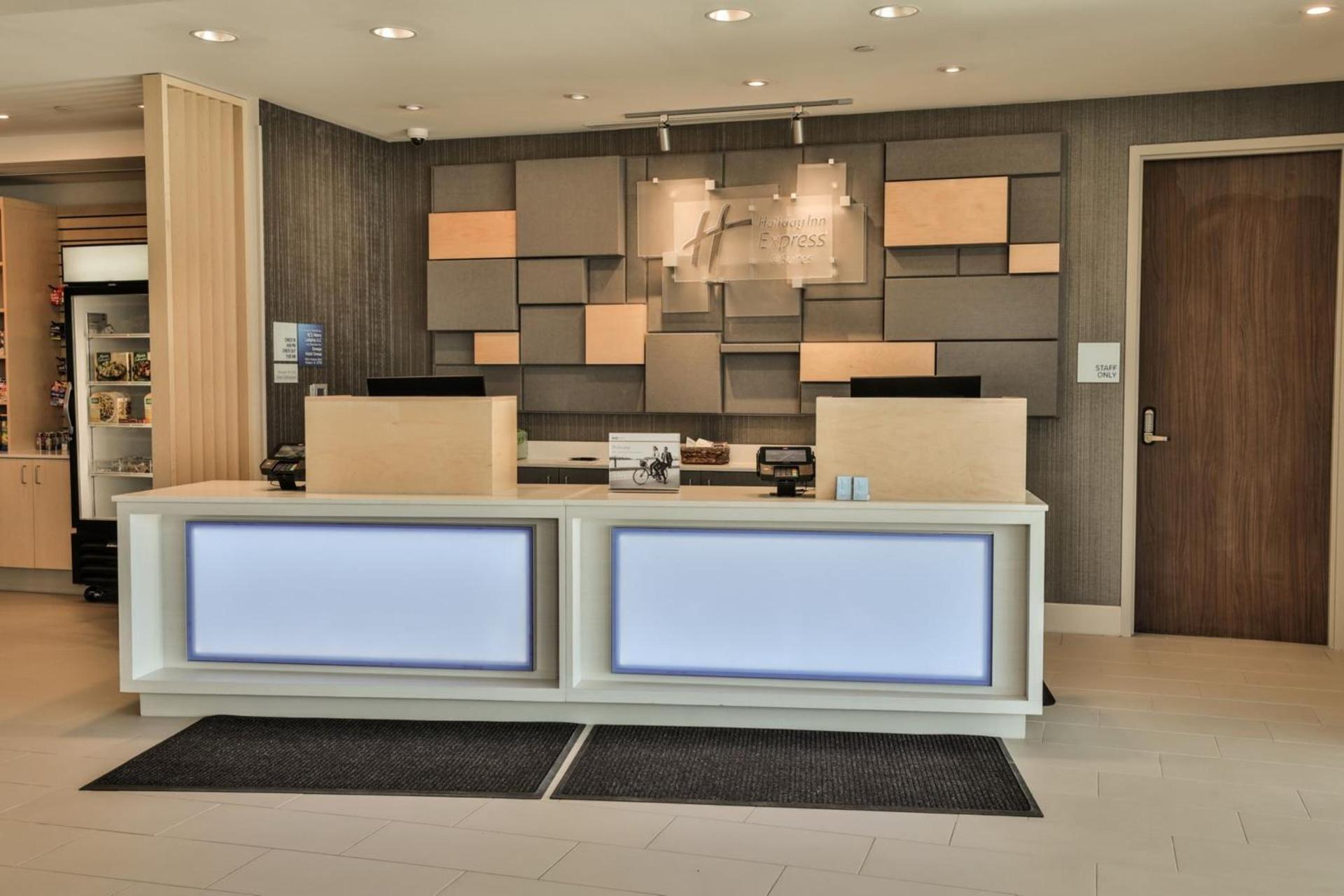 Holiday Inn Express & Suites - Nashville MetroCenter Downtown by IHG photo 45
