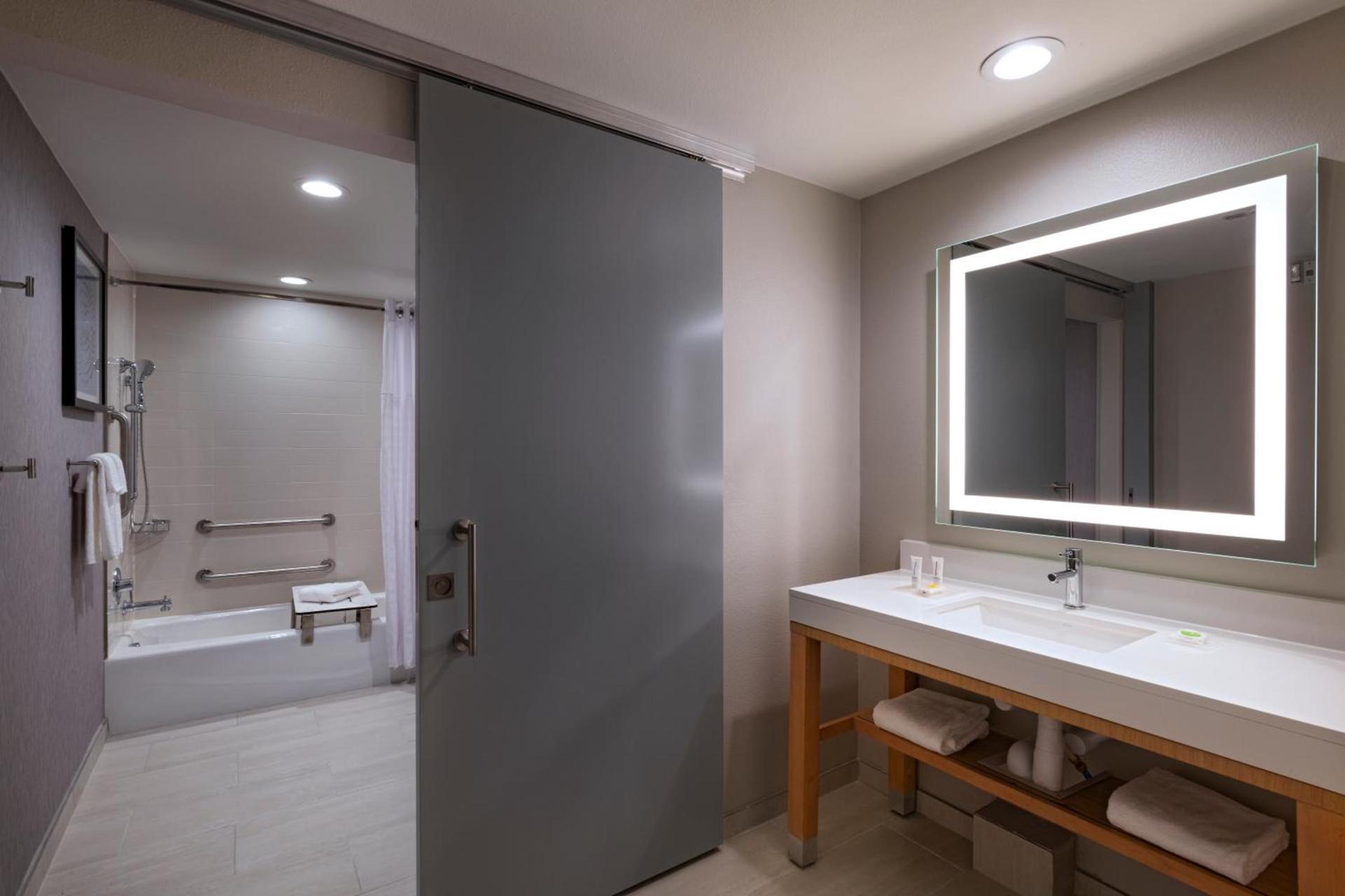 Hyatt Place Austin Lake Travis/Four Points photo 53