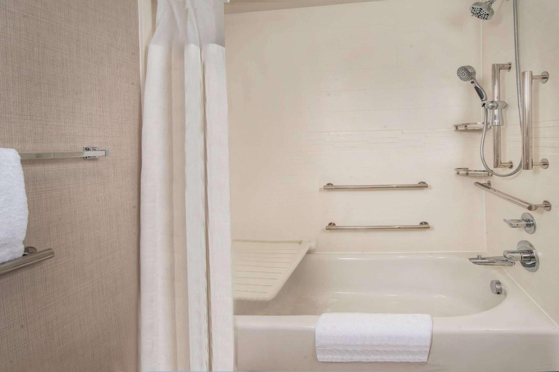 Sonesta ES Suites Baltimore BWI Airport photo 11