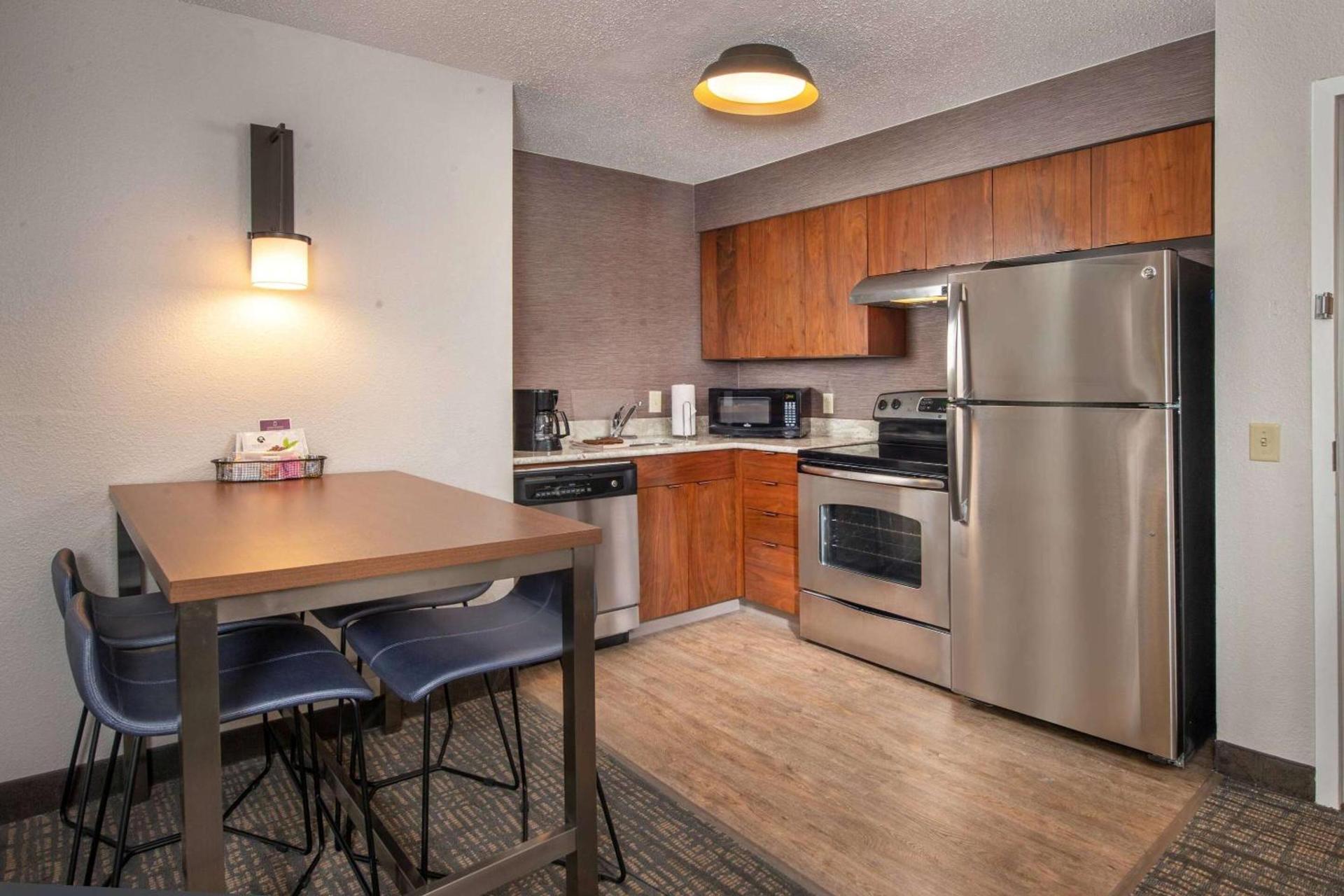 Sonesta ES Suites Baltimore BWI Airport photo 16