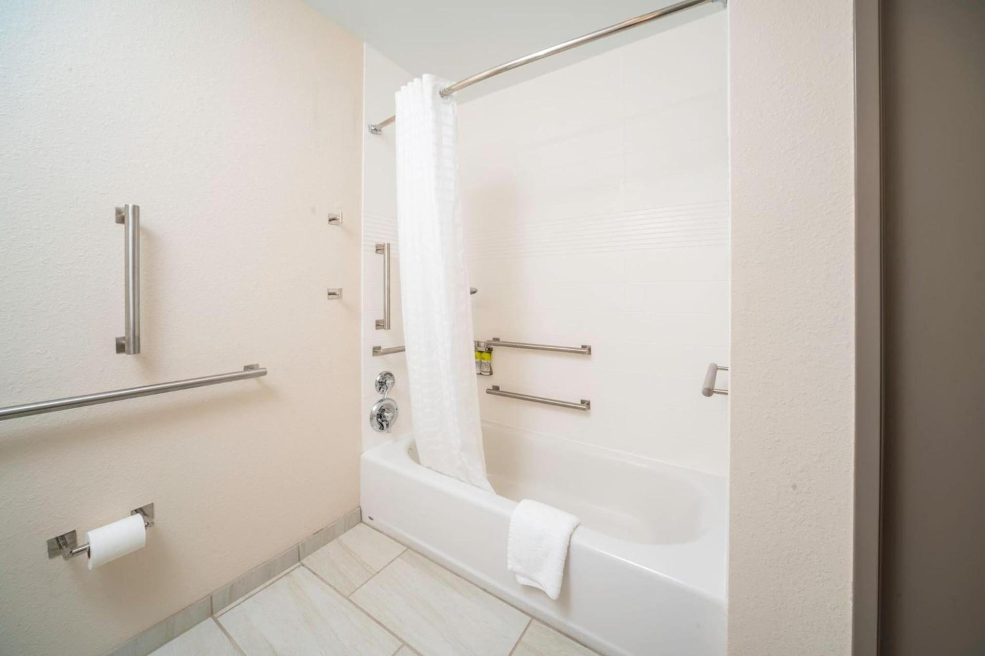 Candlewood Suites Charleston – Mt. Pleasant by IHG photo 3