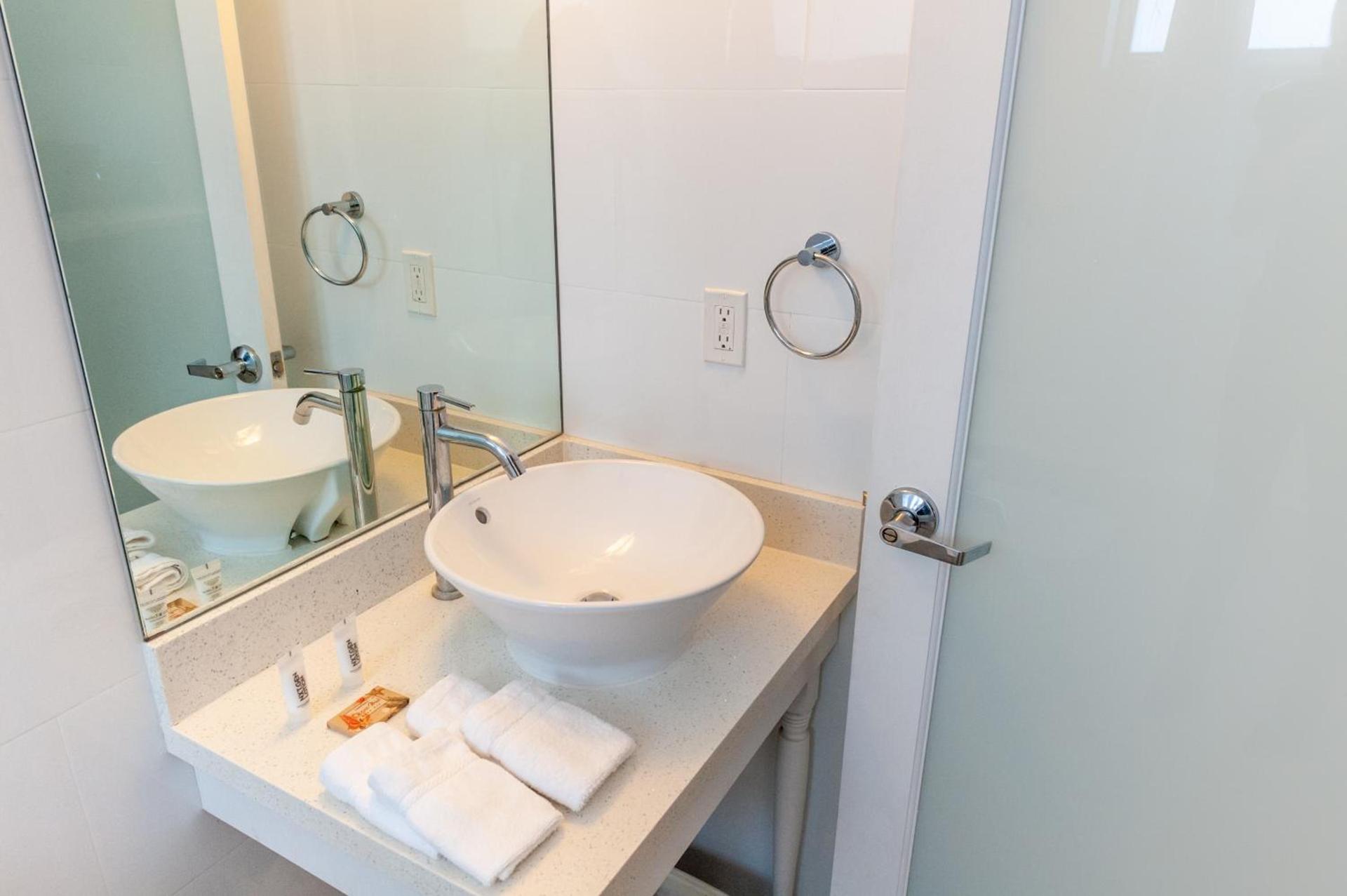 Waterside Hotel and Suites photo 30