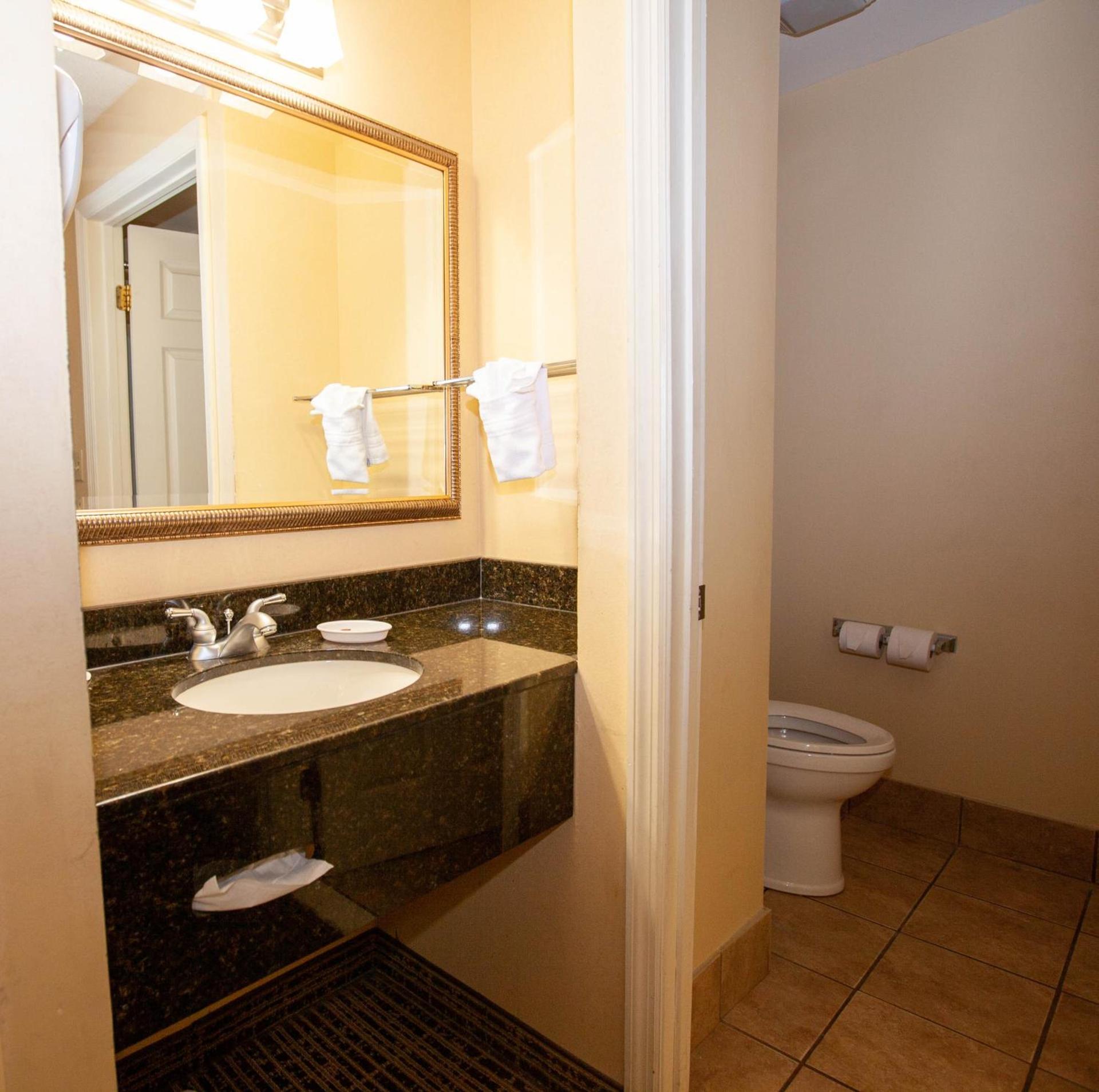 Baymont by Wyndham Knoxville/Cedar Bluff photo 33