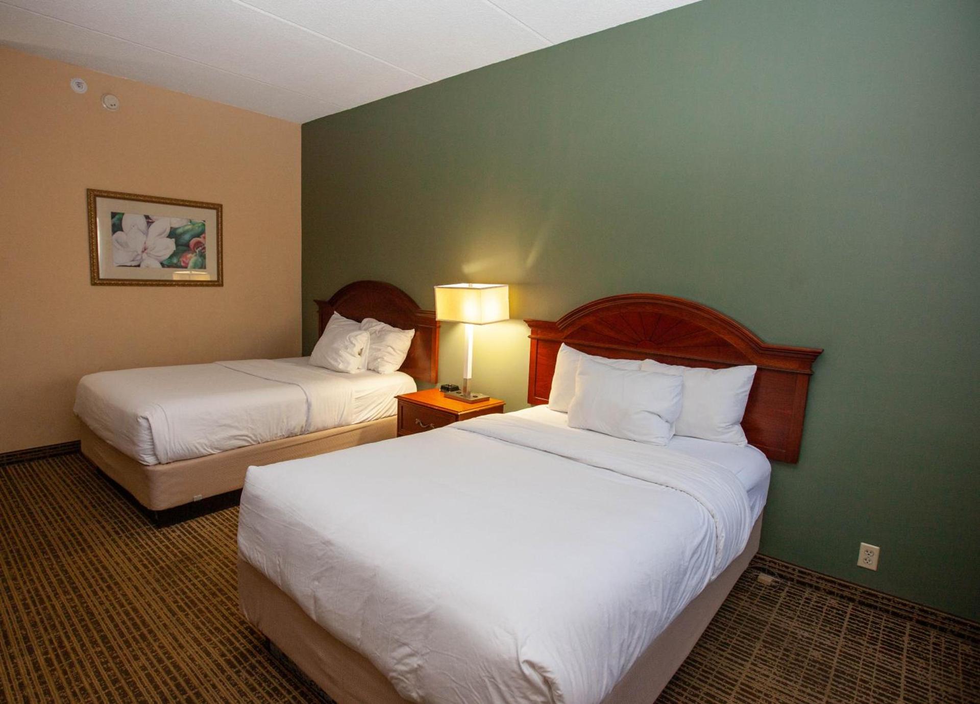 Baymont by Wyndham Knoxville/Cedar Bluff photo 31