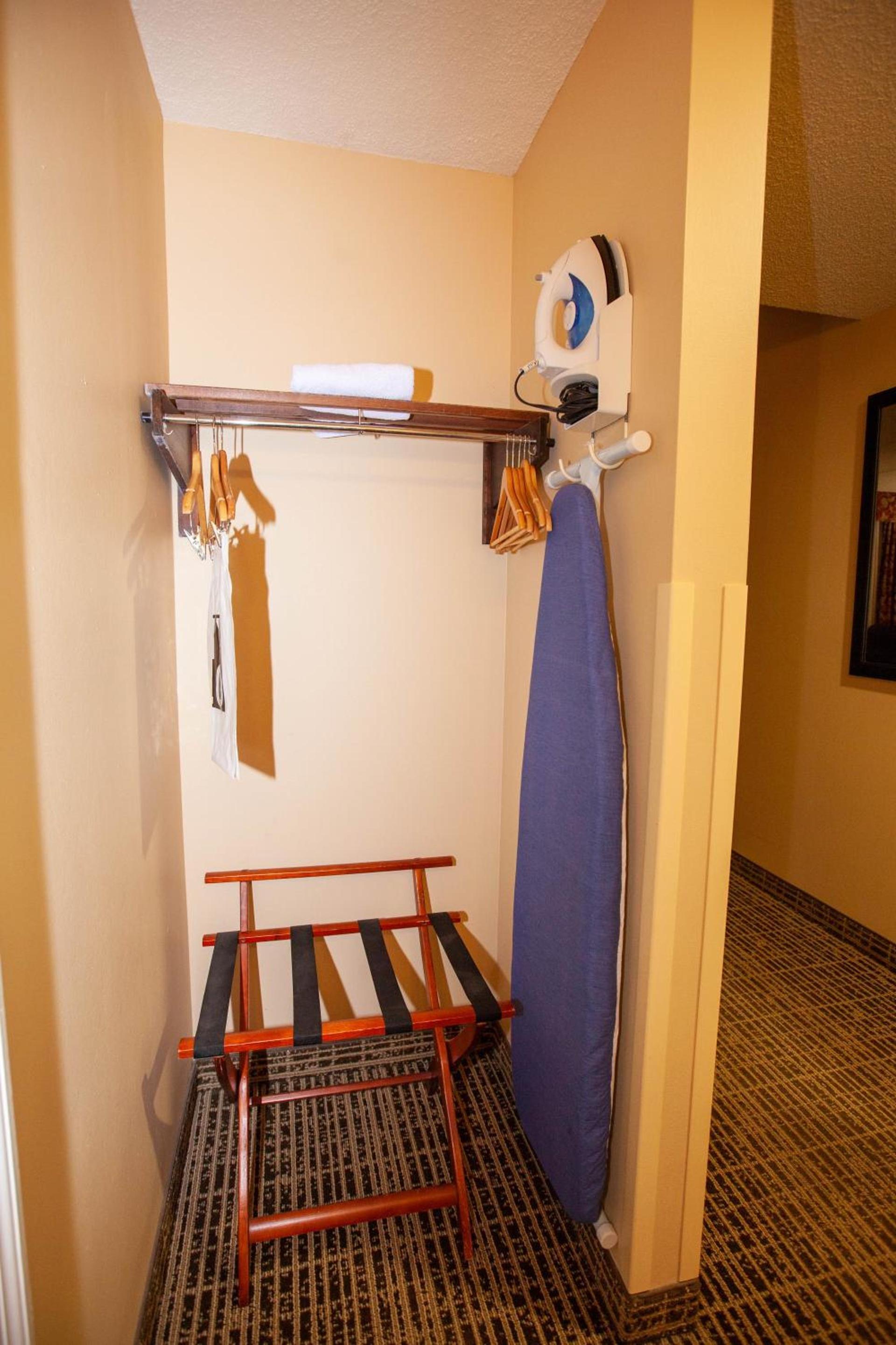 Baymont by Wyndham Knoxville/Cedar Bluff photo 28