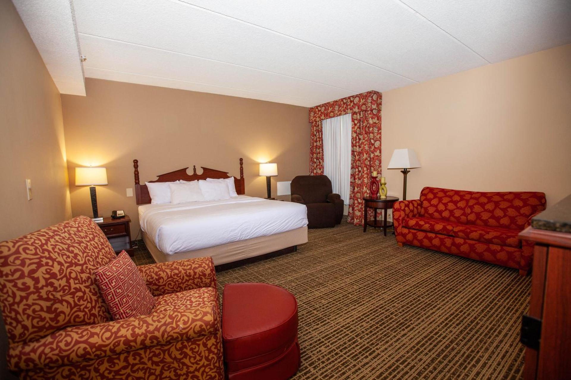 Baymont by Wyndham Knoxville/Cedar Bluff photo 23