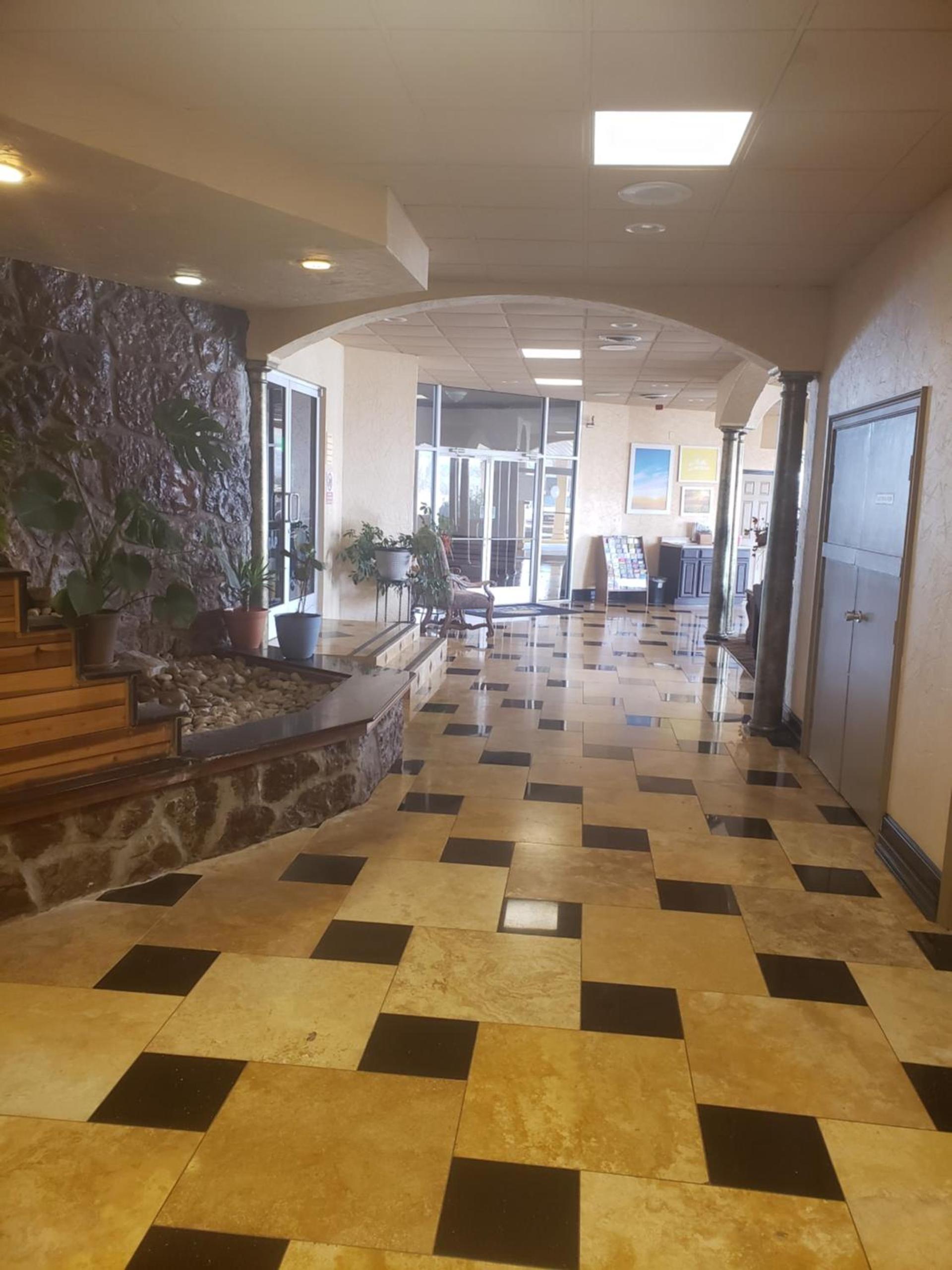 Days Inn & Suites by Wyndham Clovis photo 45