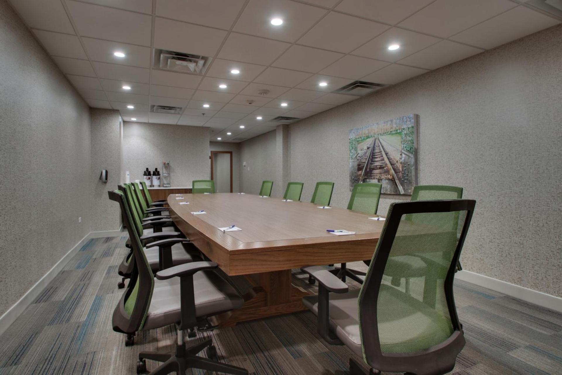Holiday Inn Express & Suites Aurora - Naperville by IHG photo 43