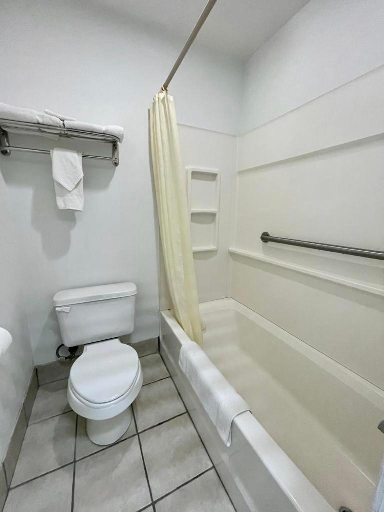 Red River Inn photo 9