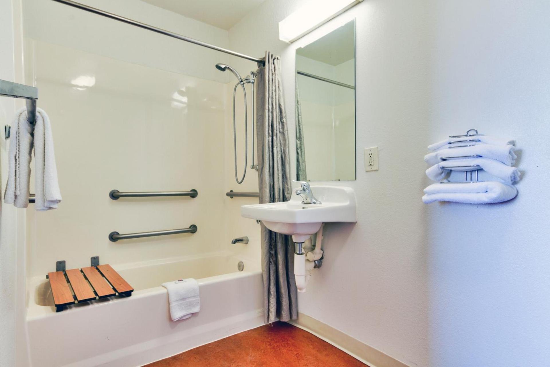 Motel 6-Irving, TX - Dallas photo 35