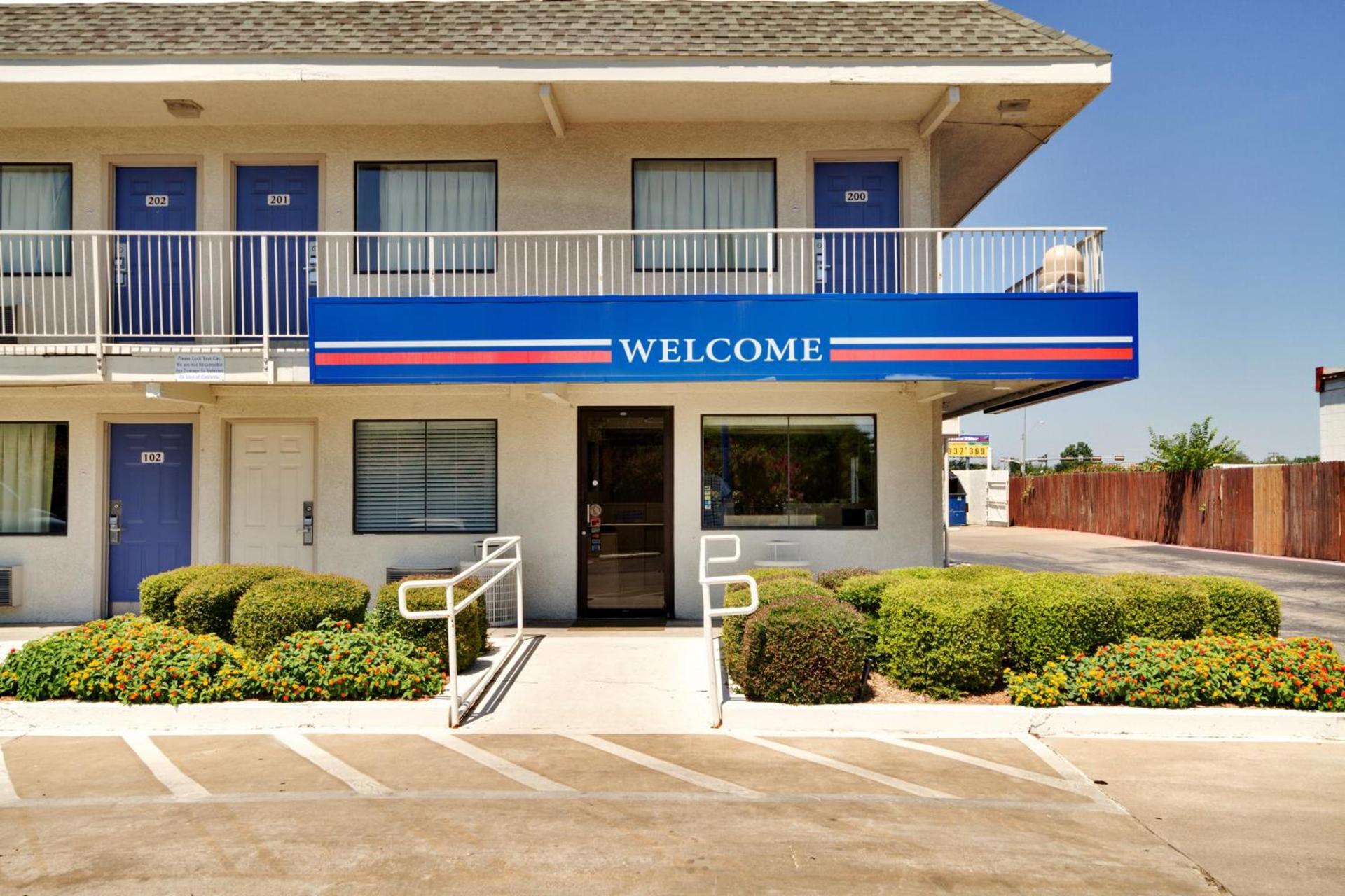 Motel 6-Irving, TX - Dallas photo 31