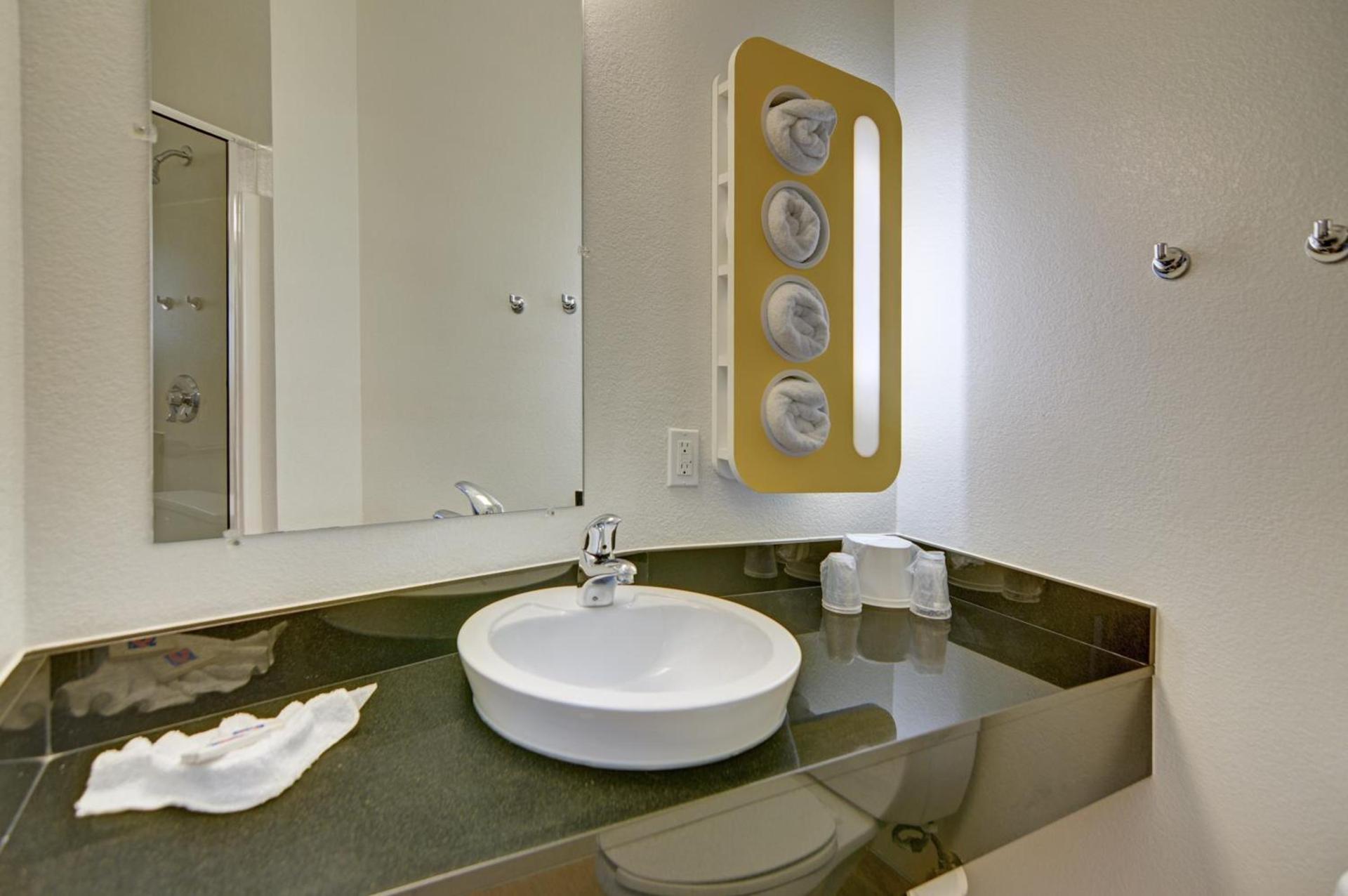 Motel 6-Roanoke, TX - Northlake - Speedway photo 31