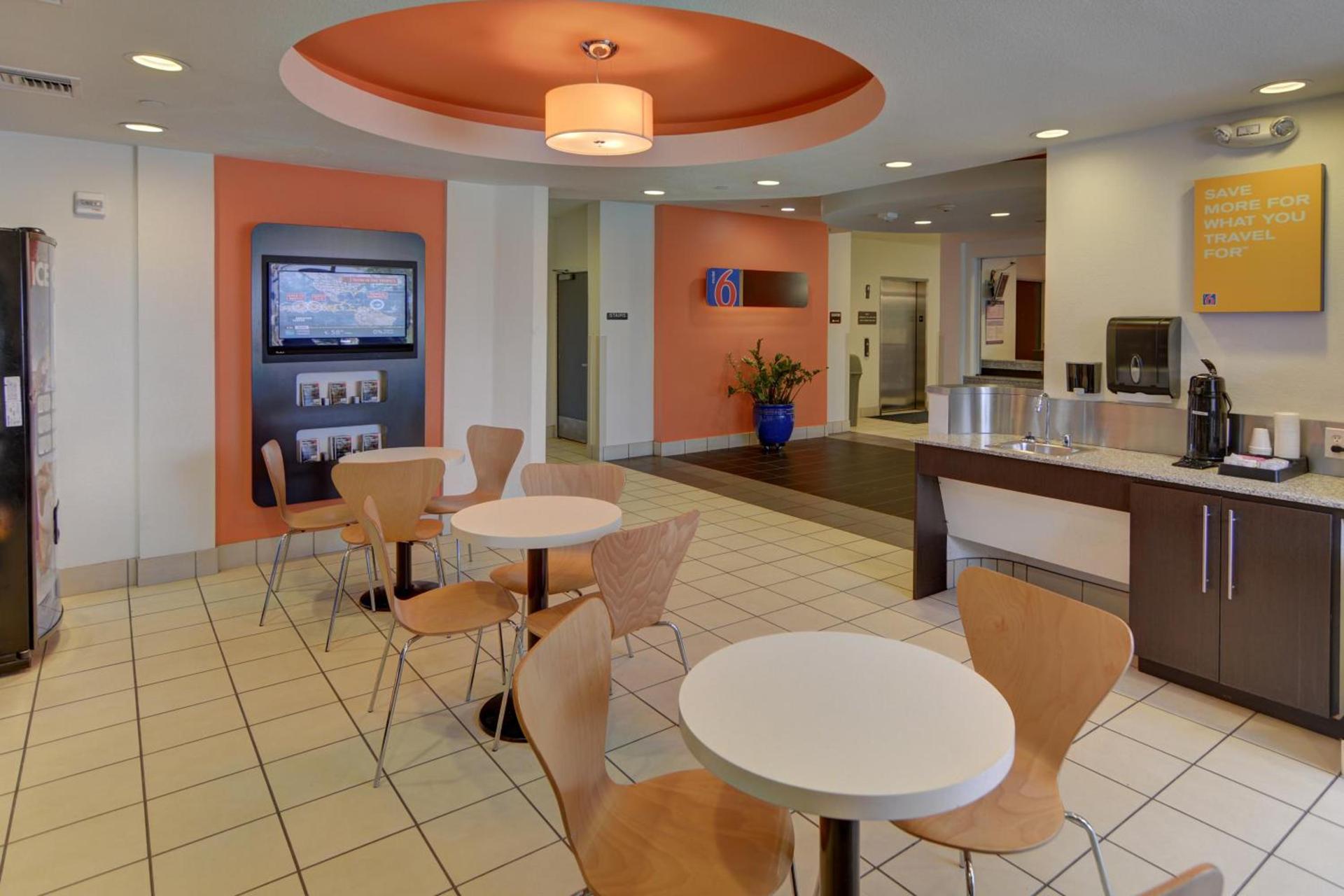 Motel 6-Roanoke, TX - Northlake - Speedway photo 55