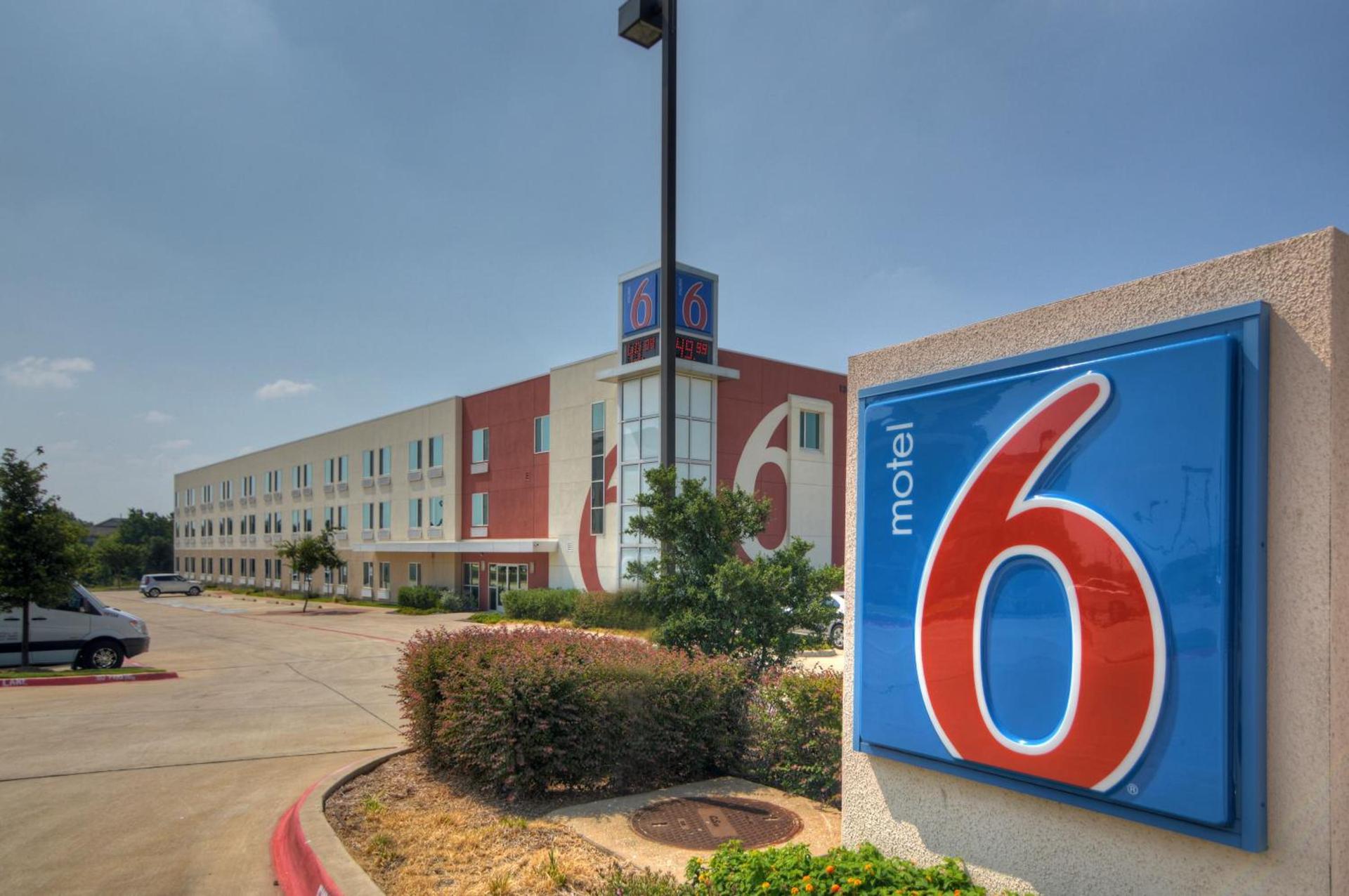 Motel 6-Roanoke, TX - Northlake - Speedway photo 39