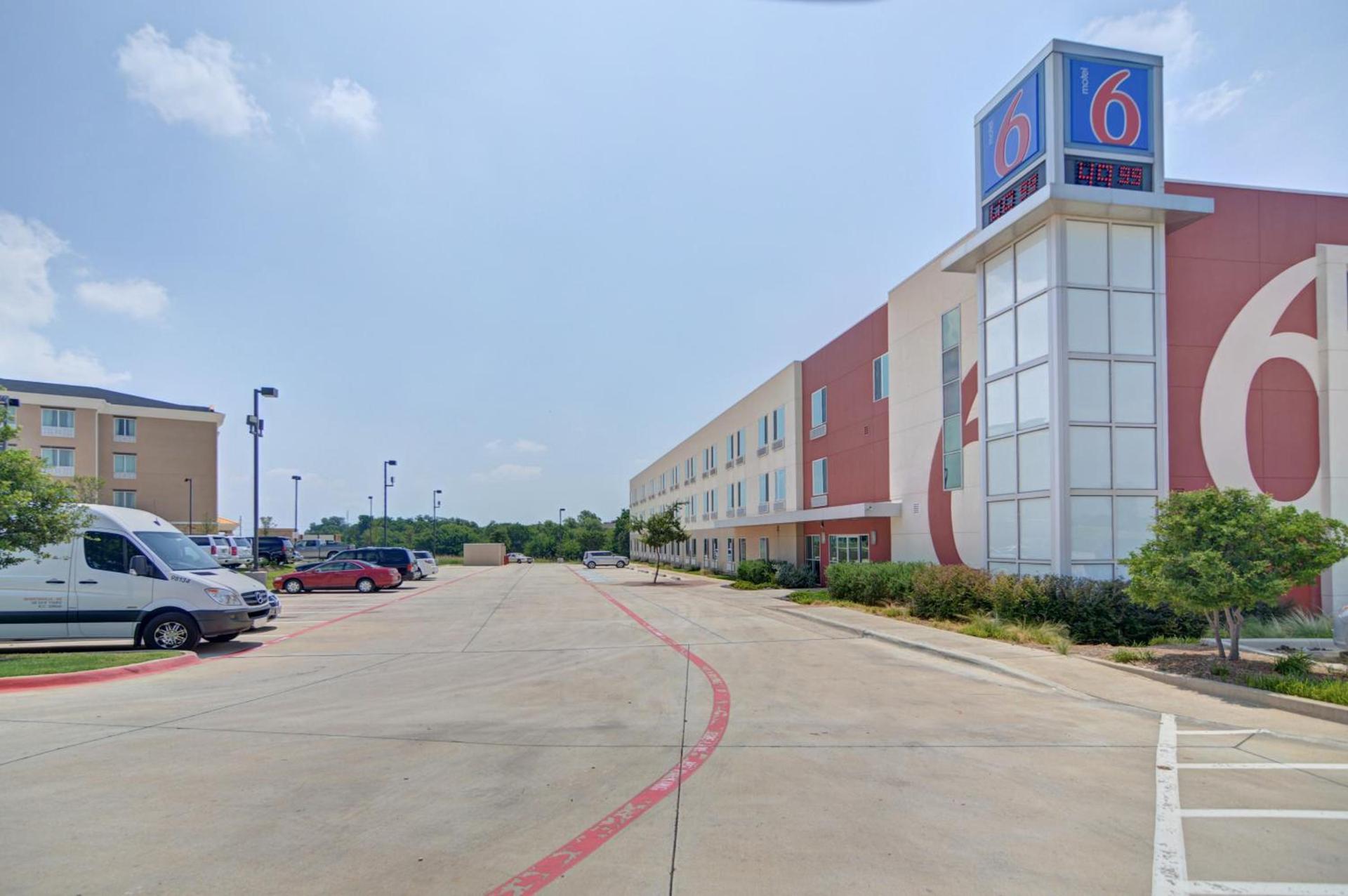 Motel 6-Roanoke, TX - Northlake - Speedway photo 33