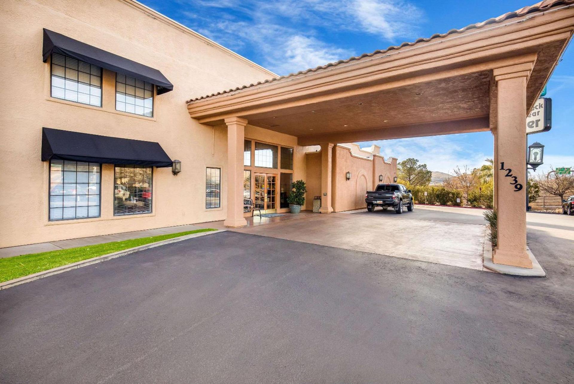 Clarion Suites St George - Convention Center Area photo 3