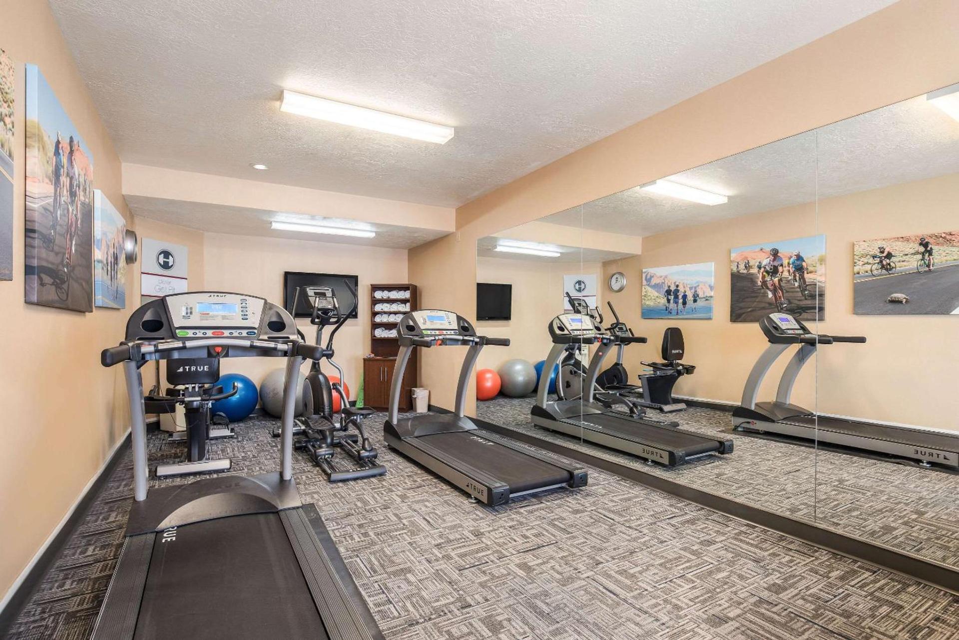 Clarion Suites St George - Convention Center Area photo 28