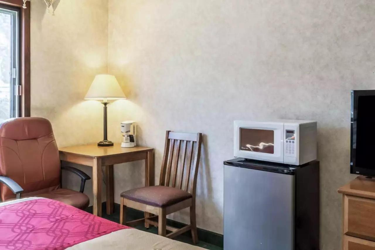 Econo Lodge Sioux Falls North photo 33