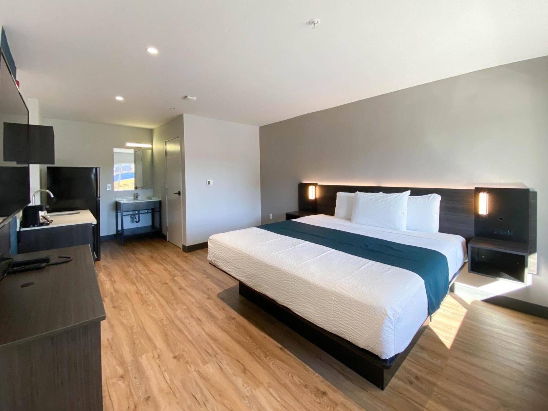 Studio 6 Suites Stockton, CA Waterfront photo 39