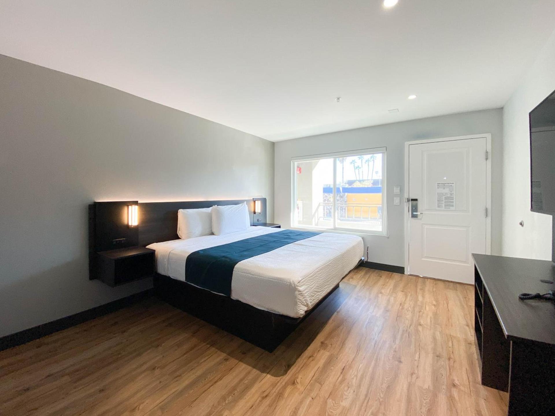 Studio 6 Suites Stockton, CA Waterfront photo 66