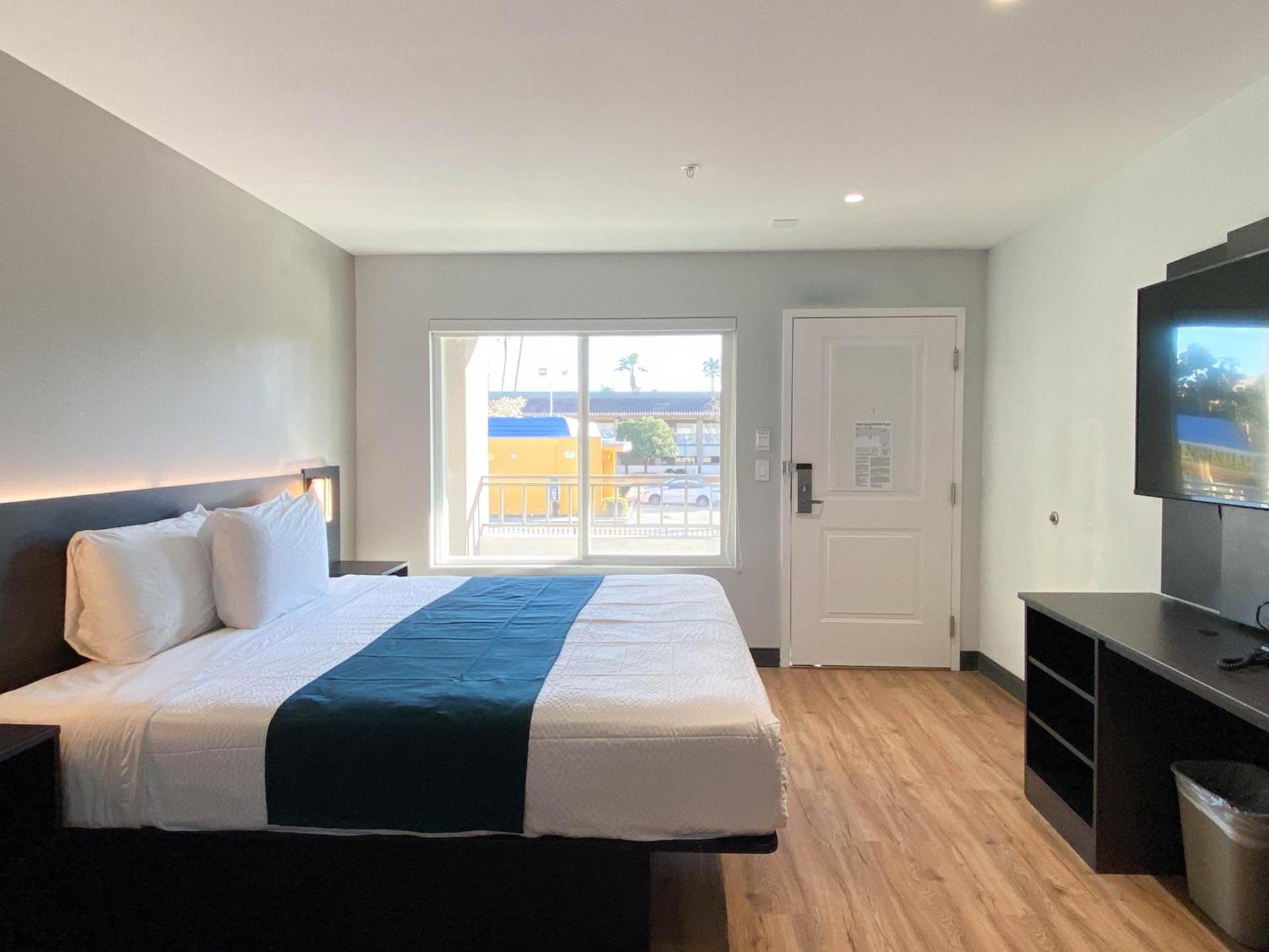 Studio 6 Suites Stockton, CA Waterfront photo 49