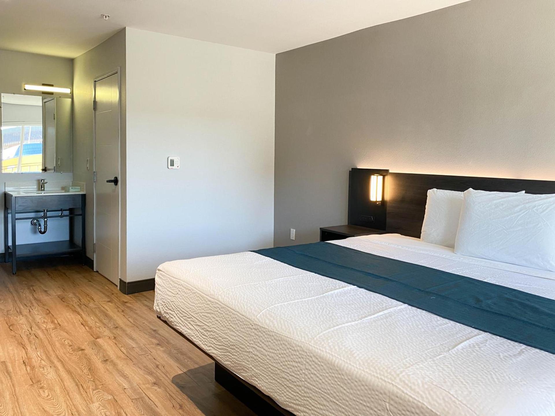 Studio 6 Suites Stockton, CA Waterfront photo 52