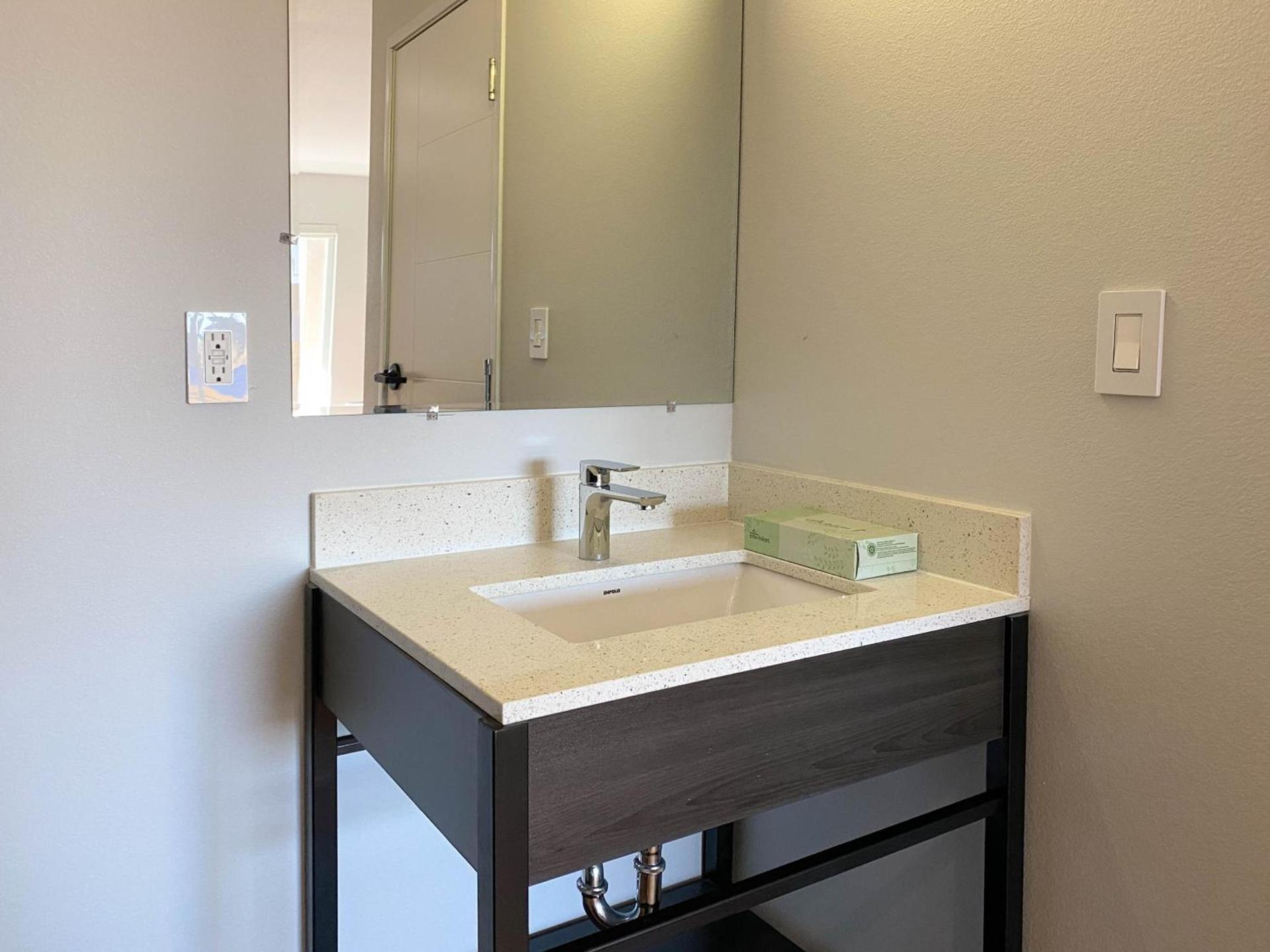 Studio 6 Suites Stockton, CA Waterfront photo 64