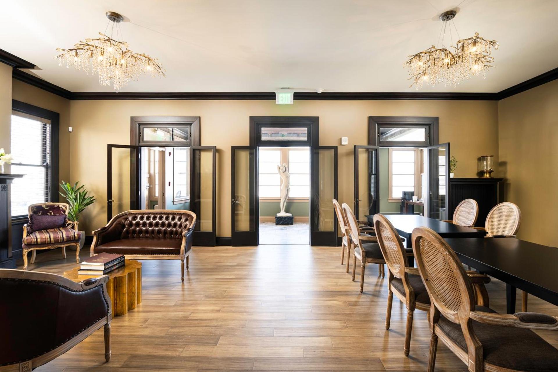 The Edward Buffalo — hotel in Buffalo