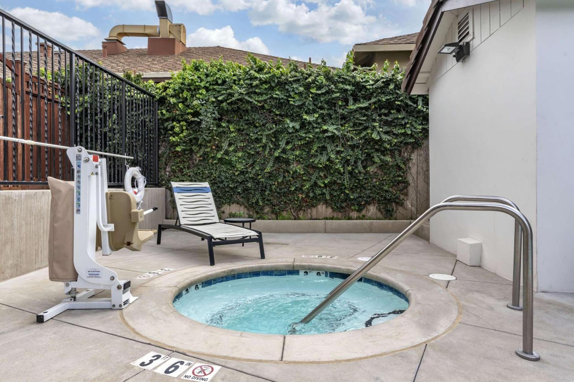 Best Western Rose Garden Inn photo 16