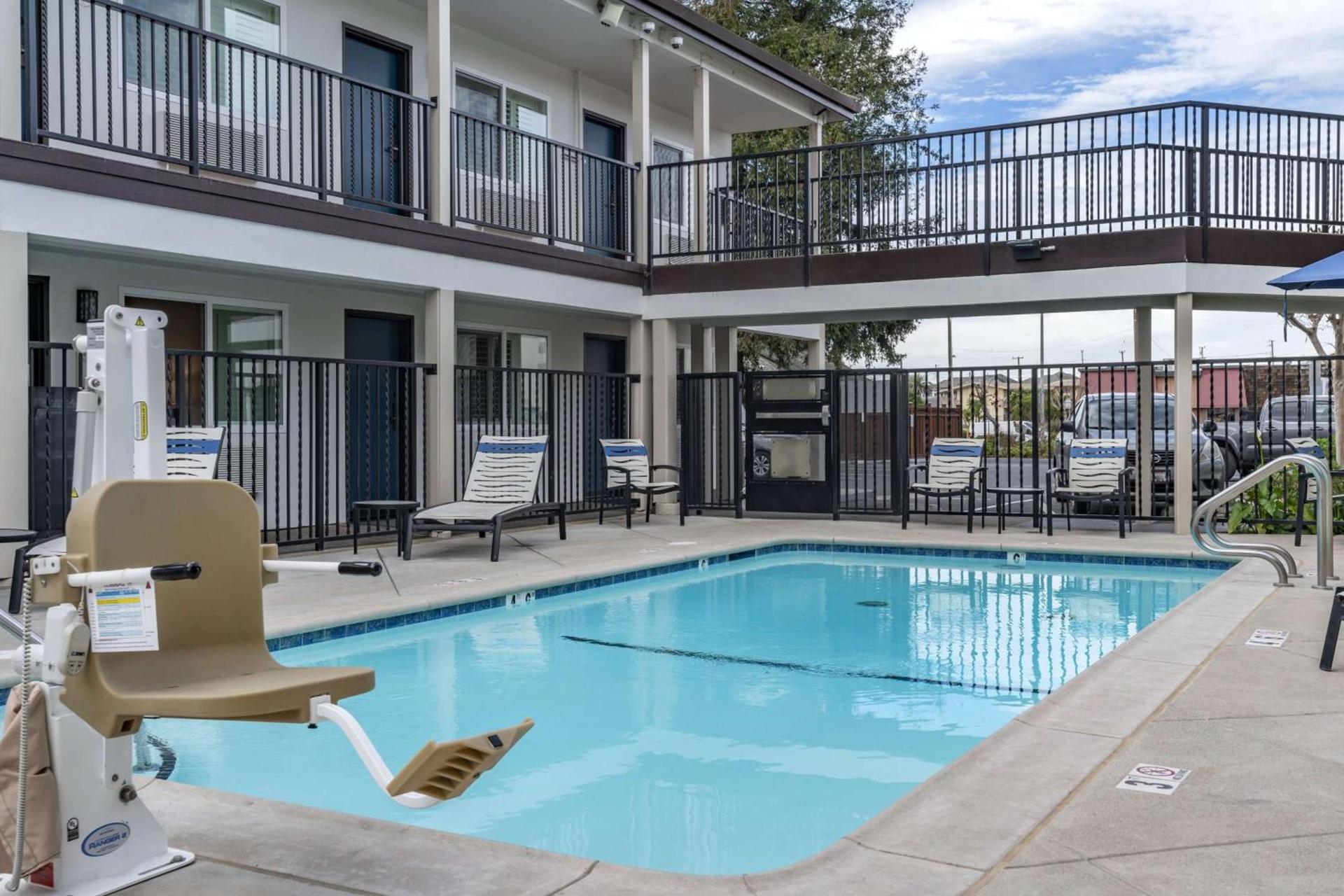 Best Western Rose Garden Inn photo 50