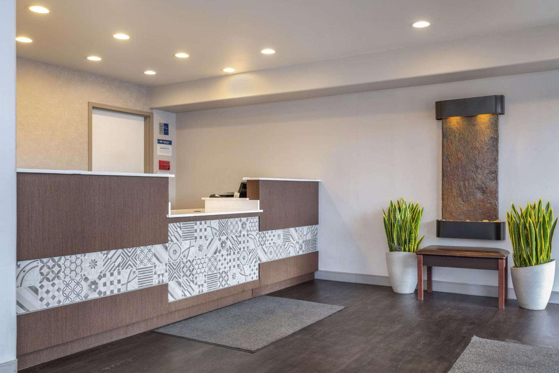 Best Western Rose Garden Inn photo 17