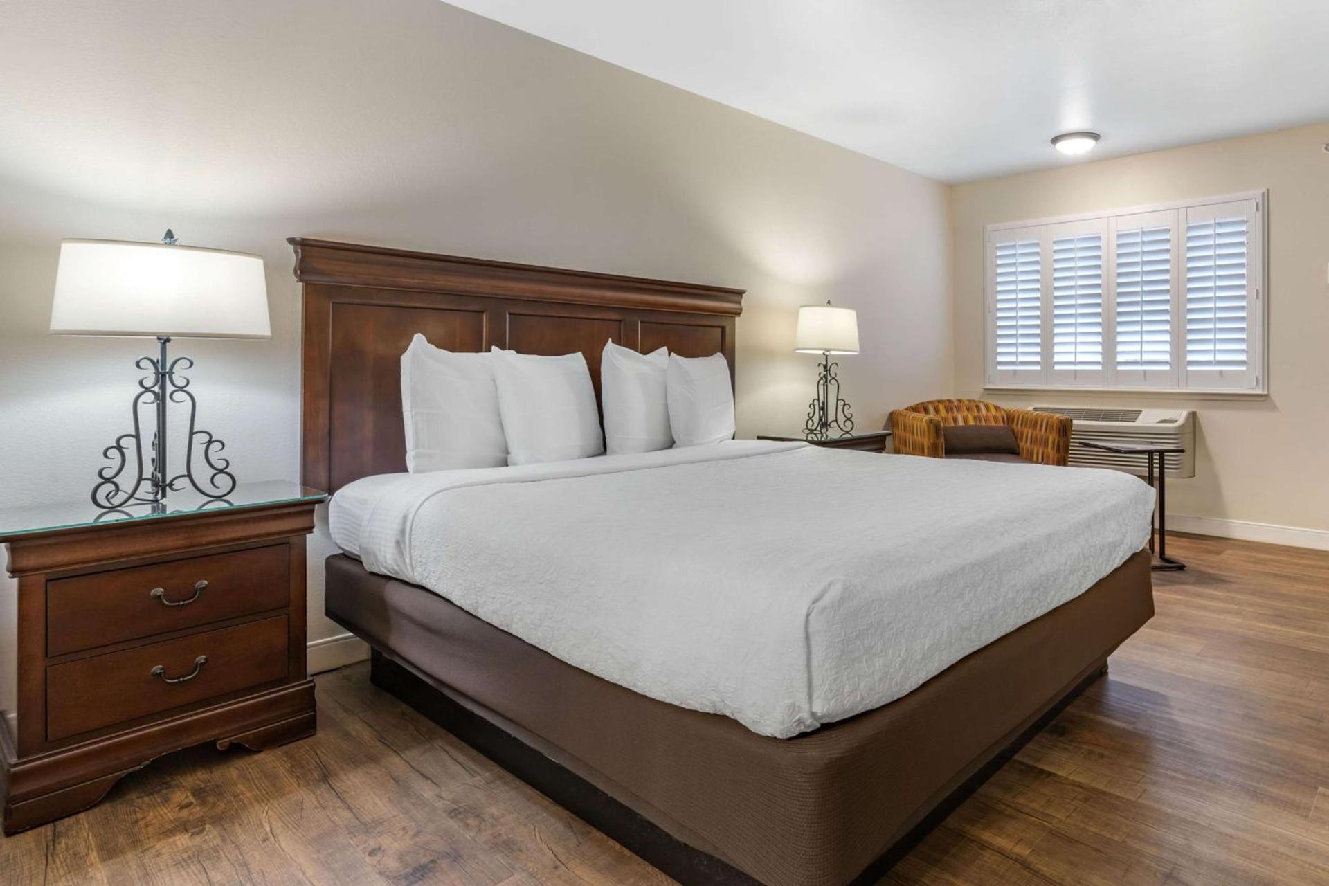 Best Western Rose Garden Inn photo 21