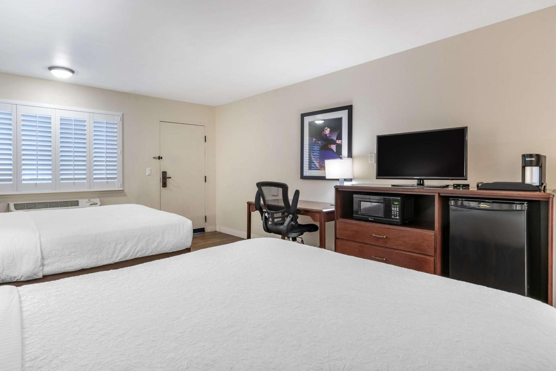 Best Western Rose Garden Inn photo 26