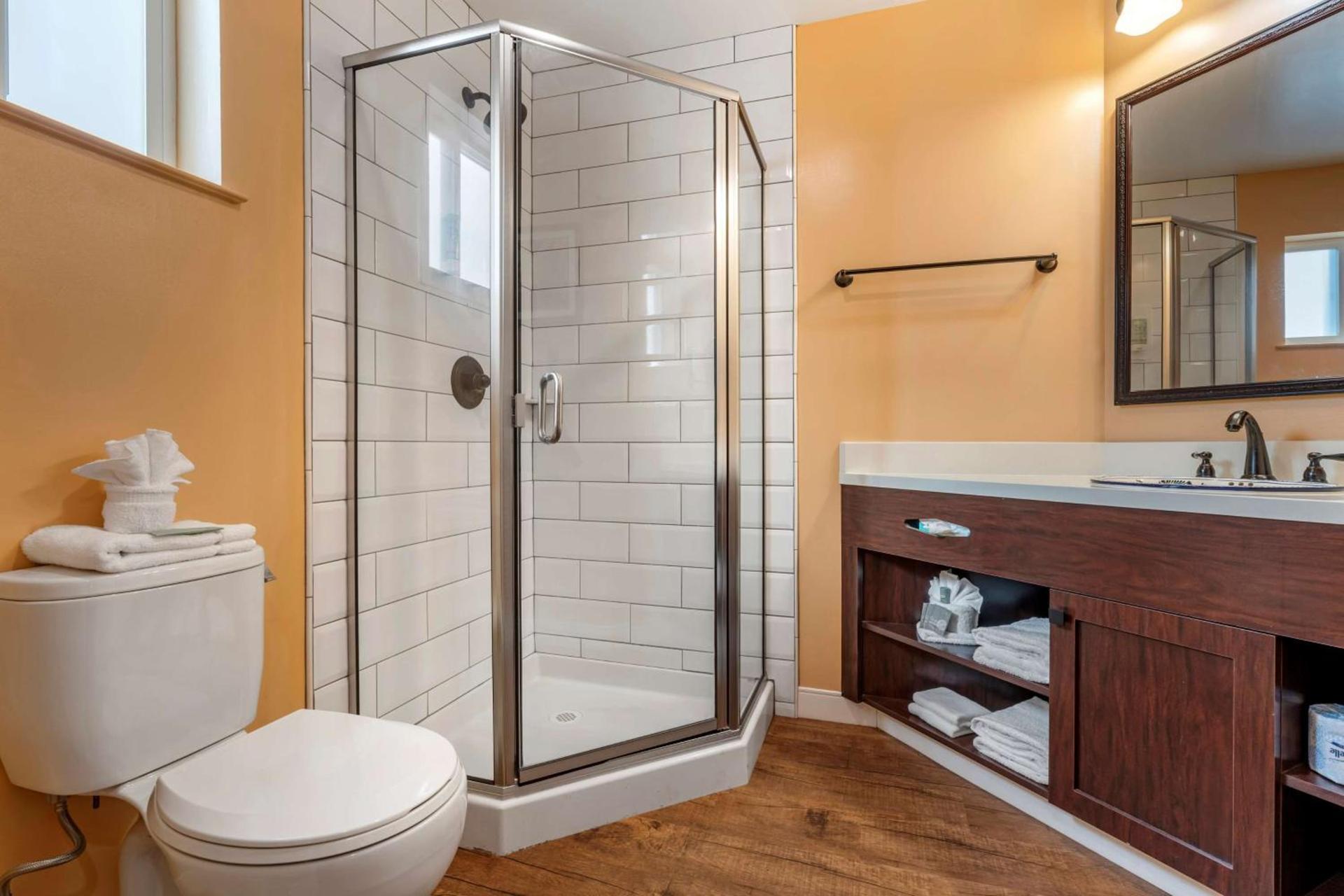 Best Western Rose Garden Inn photo 34