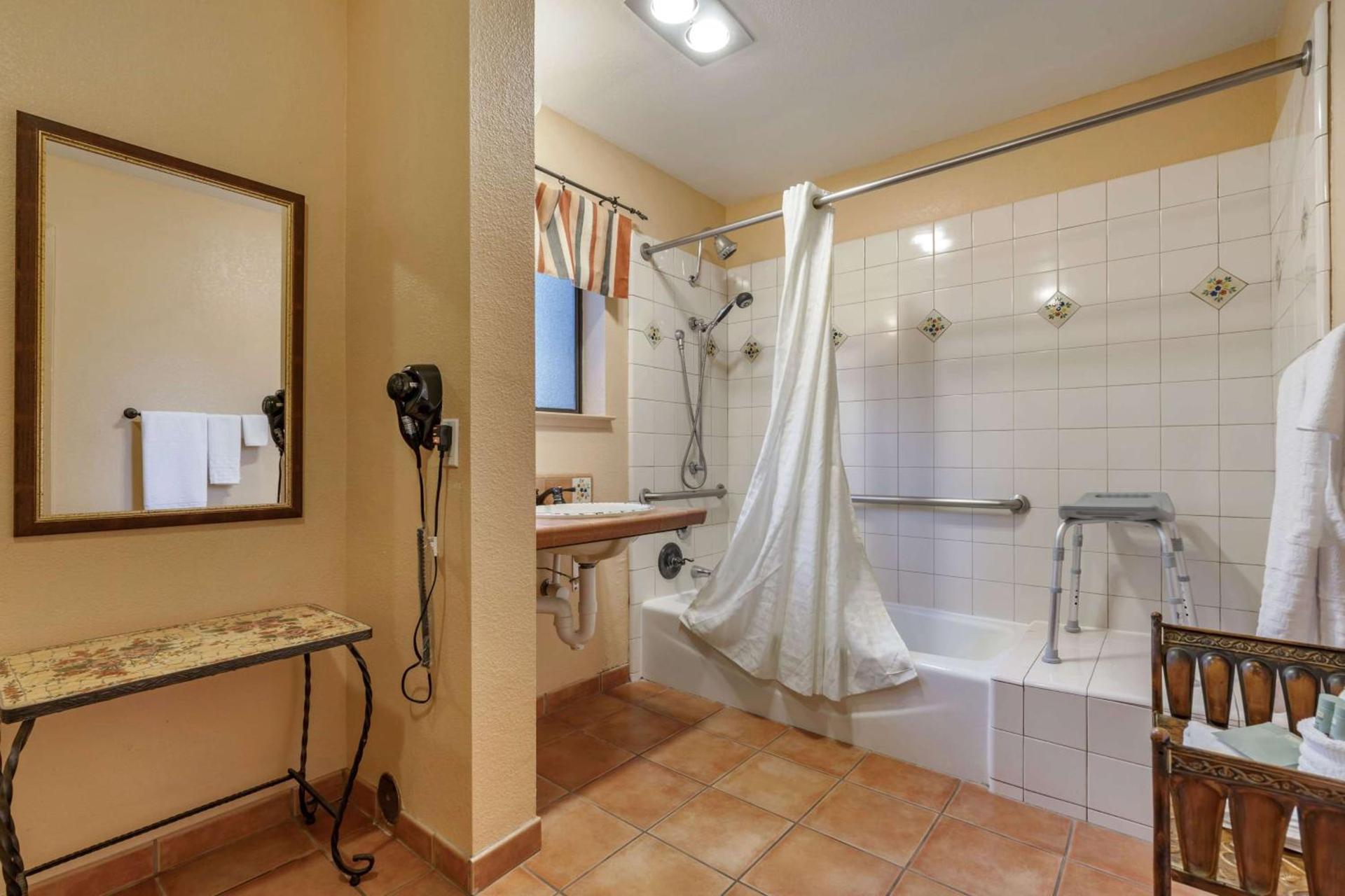 Best Western Rose Garden Inn photo 42