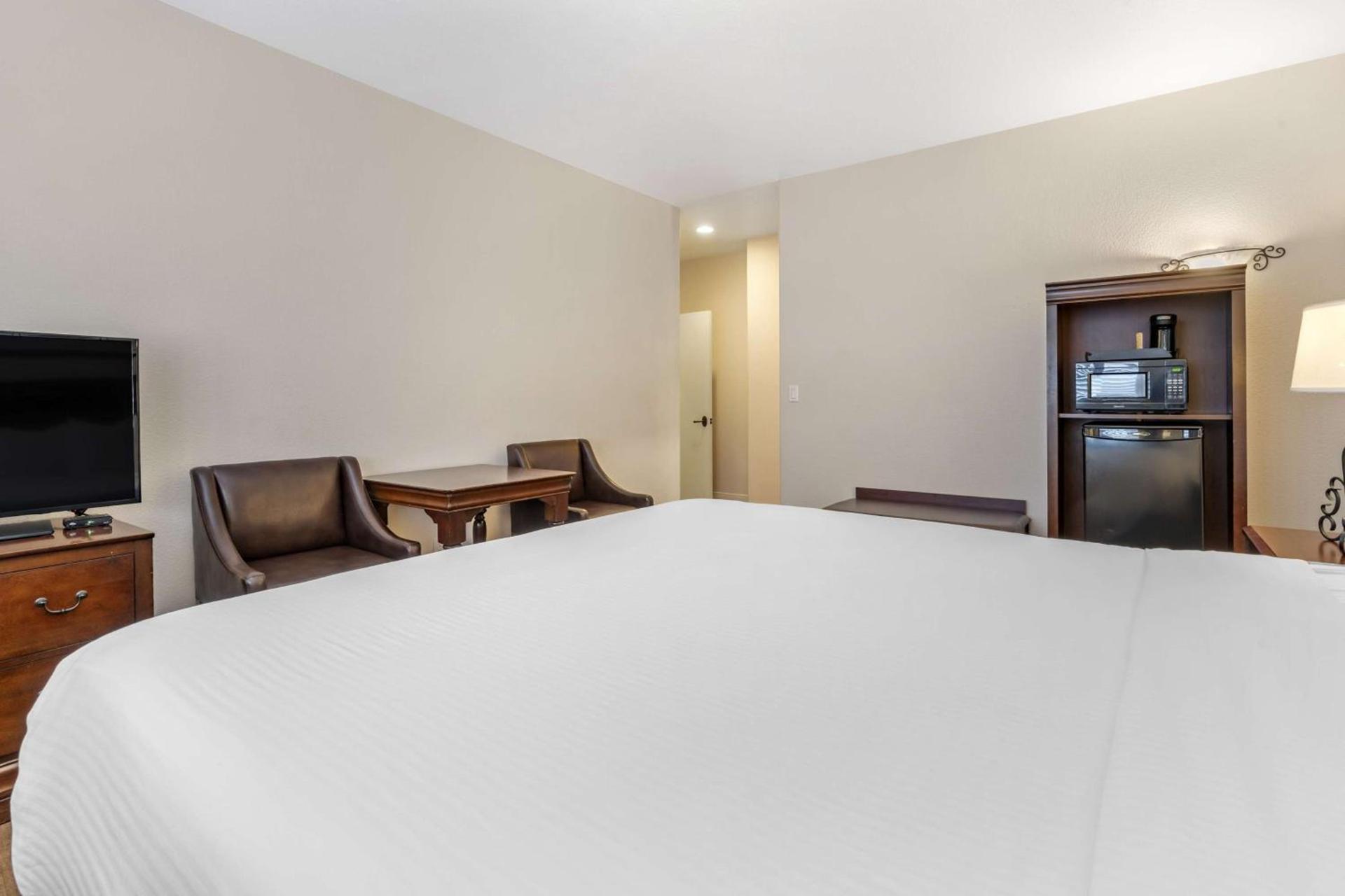 Best Western Rose Garden Inn photo 44