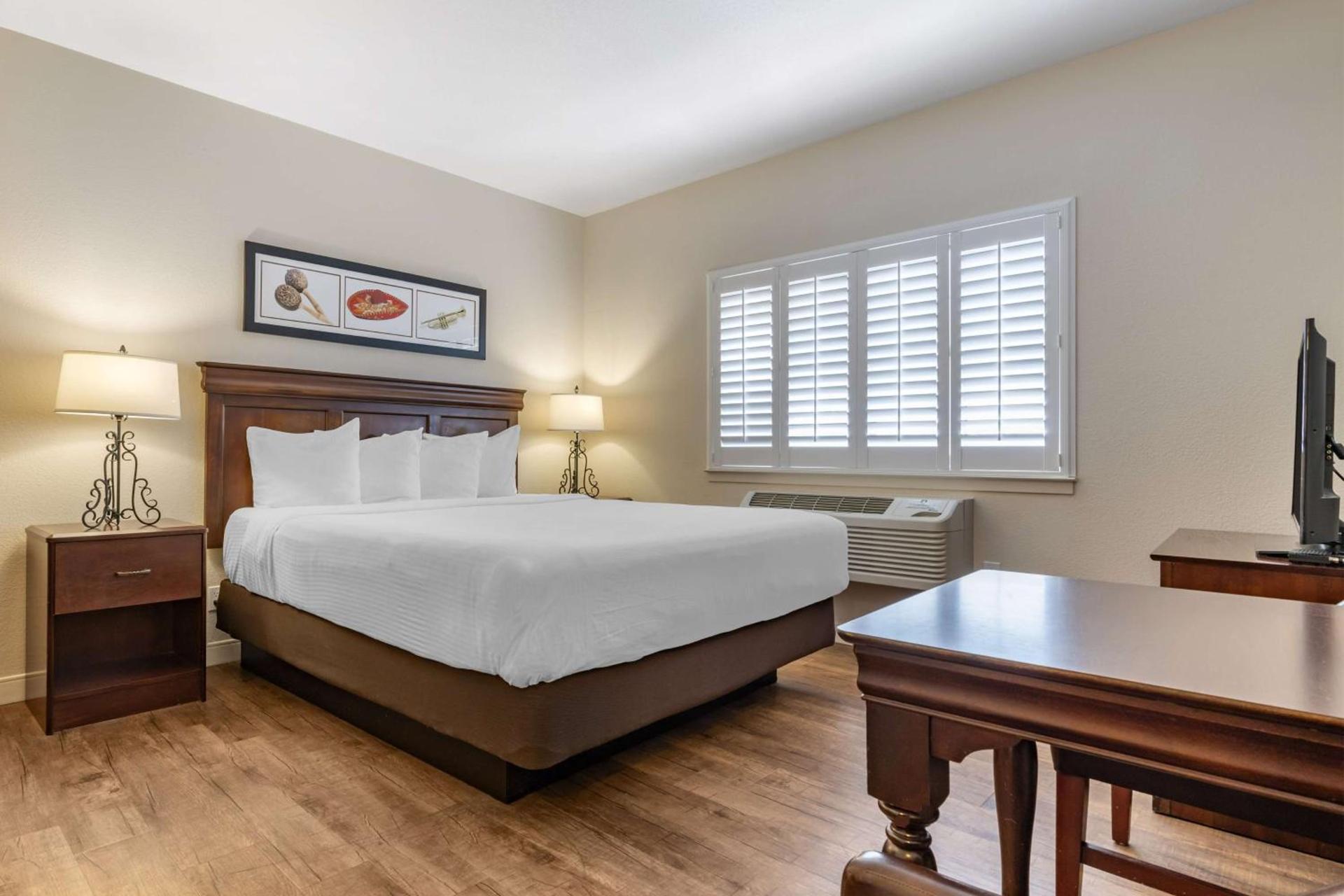 Best Western Rose Garden Inn photo 43