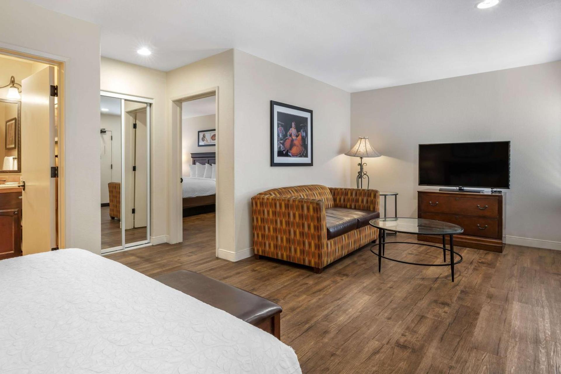 Best Western Rose Garden Inn photo 47