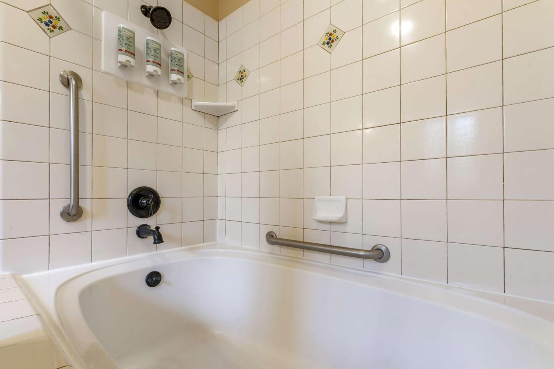 Best Western Rose Garden Inn photo 49