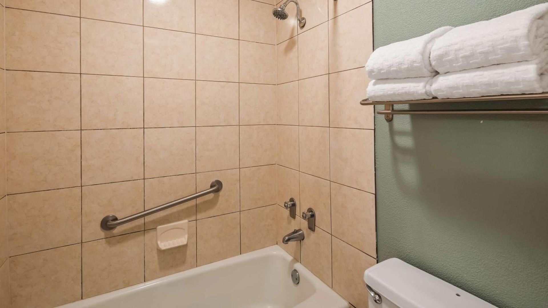 Best Western Fredericksburg photo 17