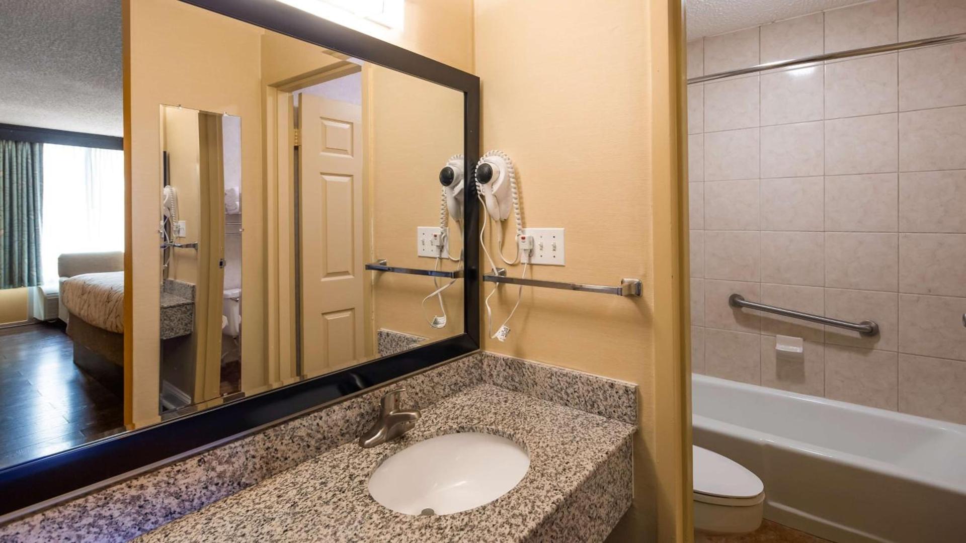 Best Western Fredericksburg photo 18