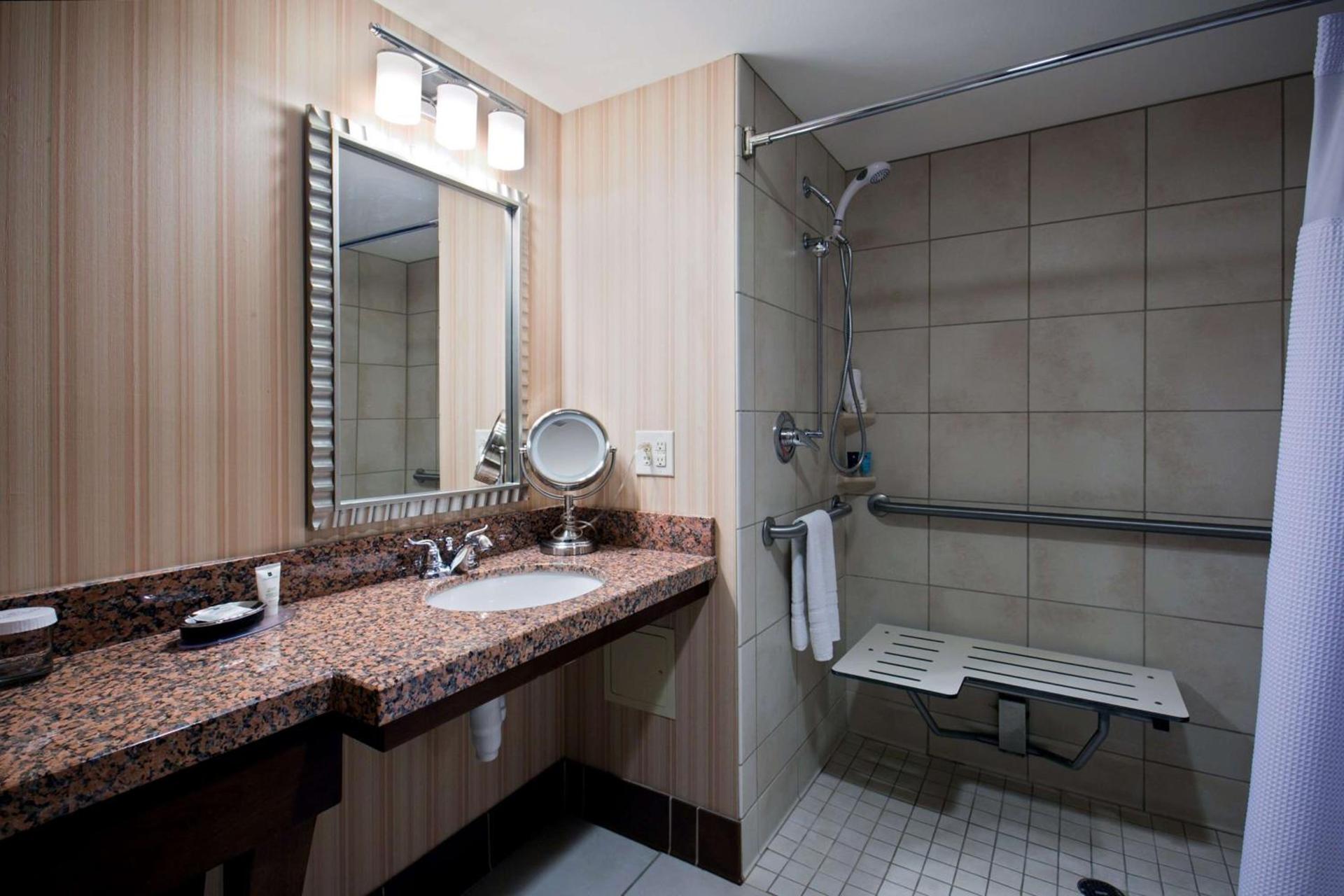 Sonesta Milwaukee West Wauwatosa photo 9