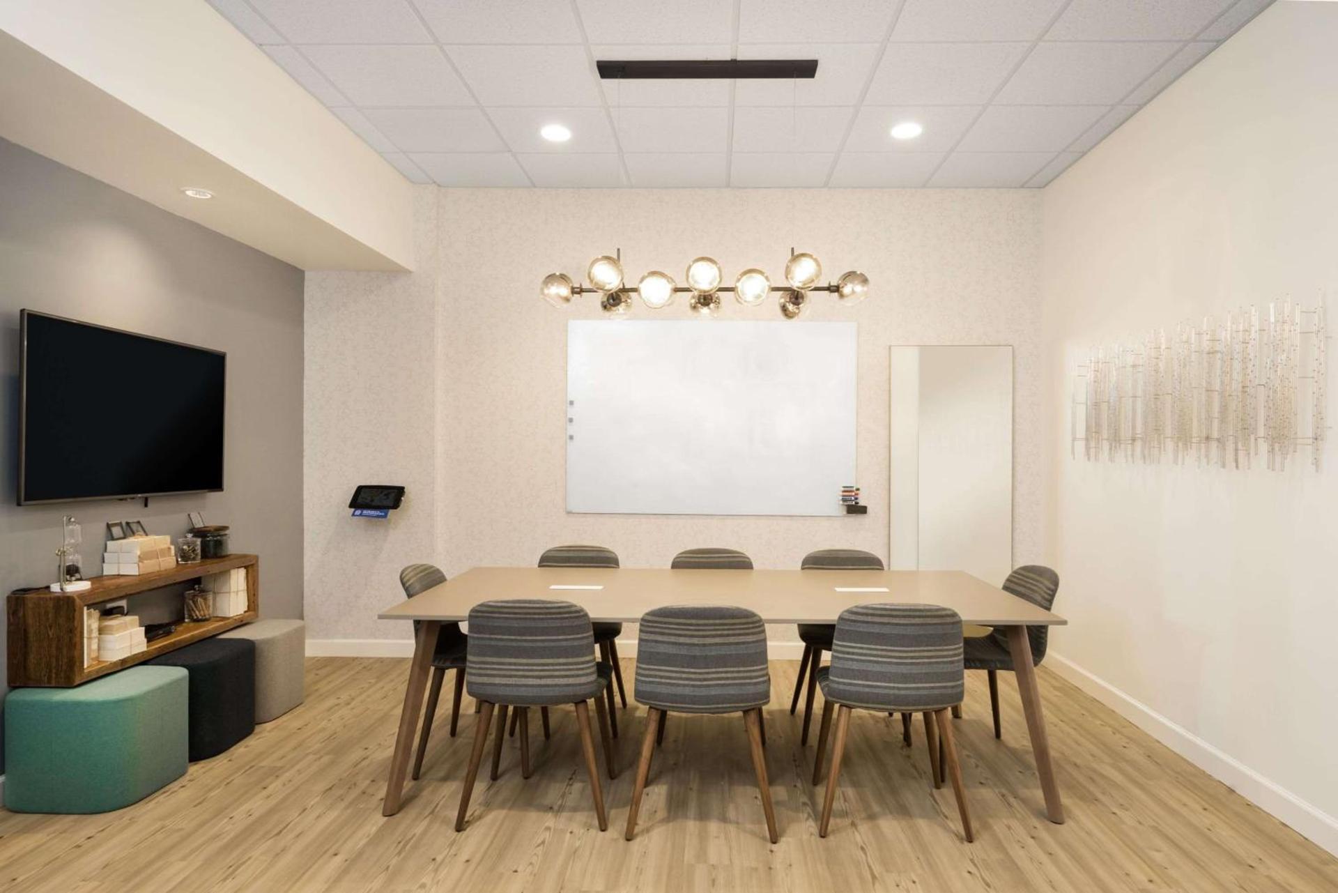 Sonesta Milwaukee West Wauwatosa photo 41